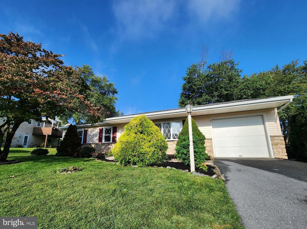 Photo of 206 Brookline Road, LANCASTER, PA 17603 (MLS # PALA2075912)