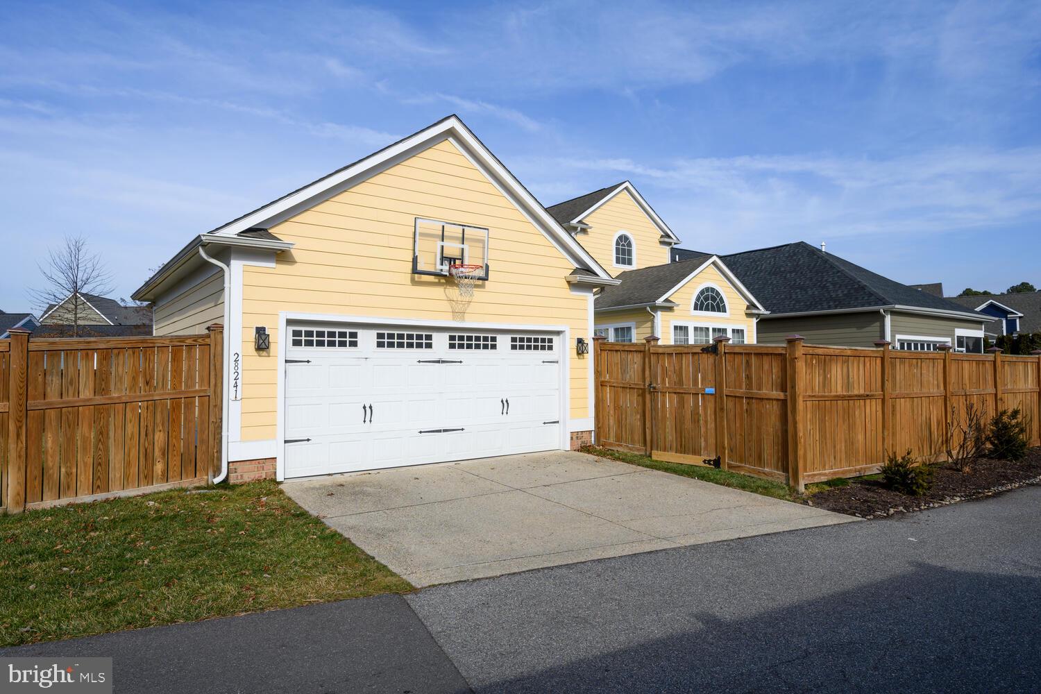 EASTON VILLAGE - Residential