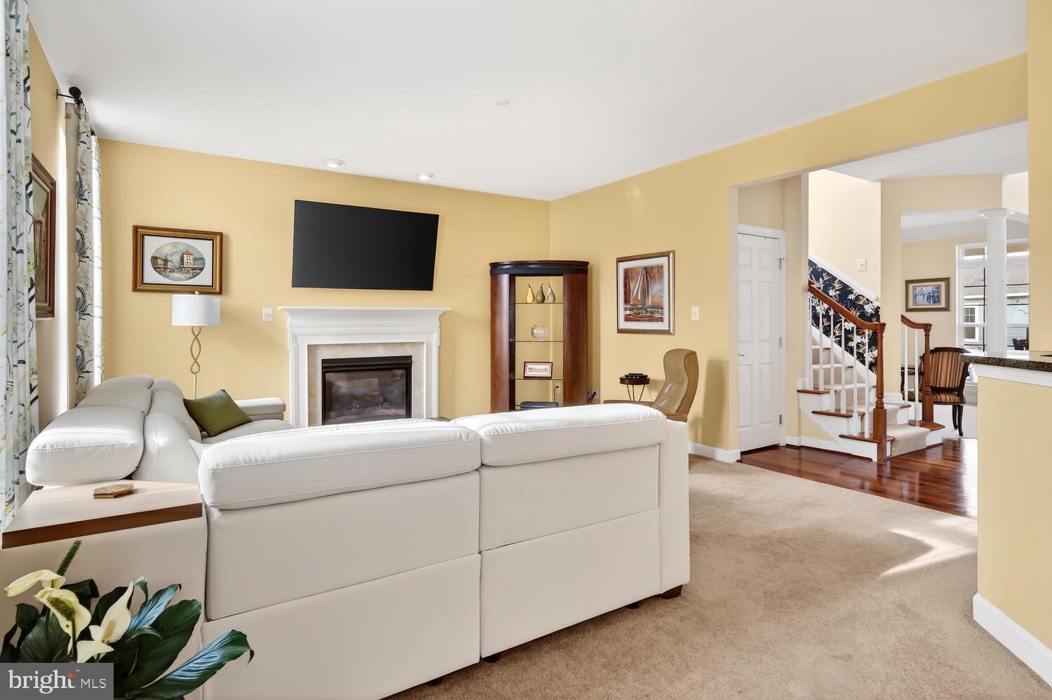 EASTON VILLAGE - Residential