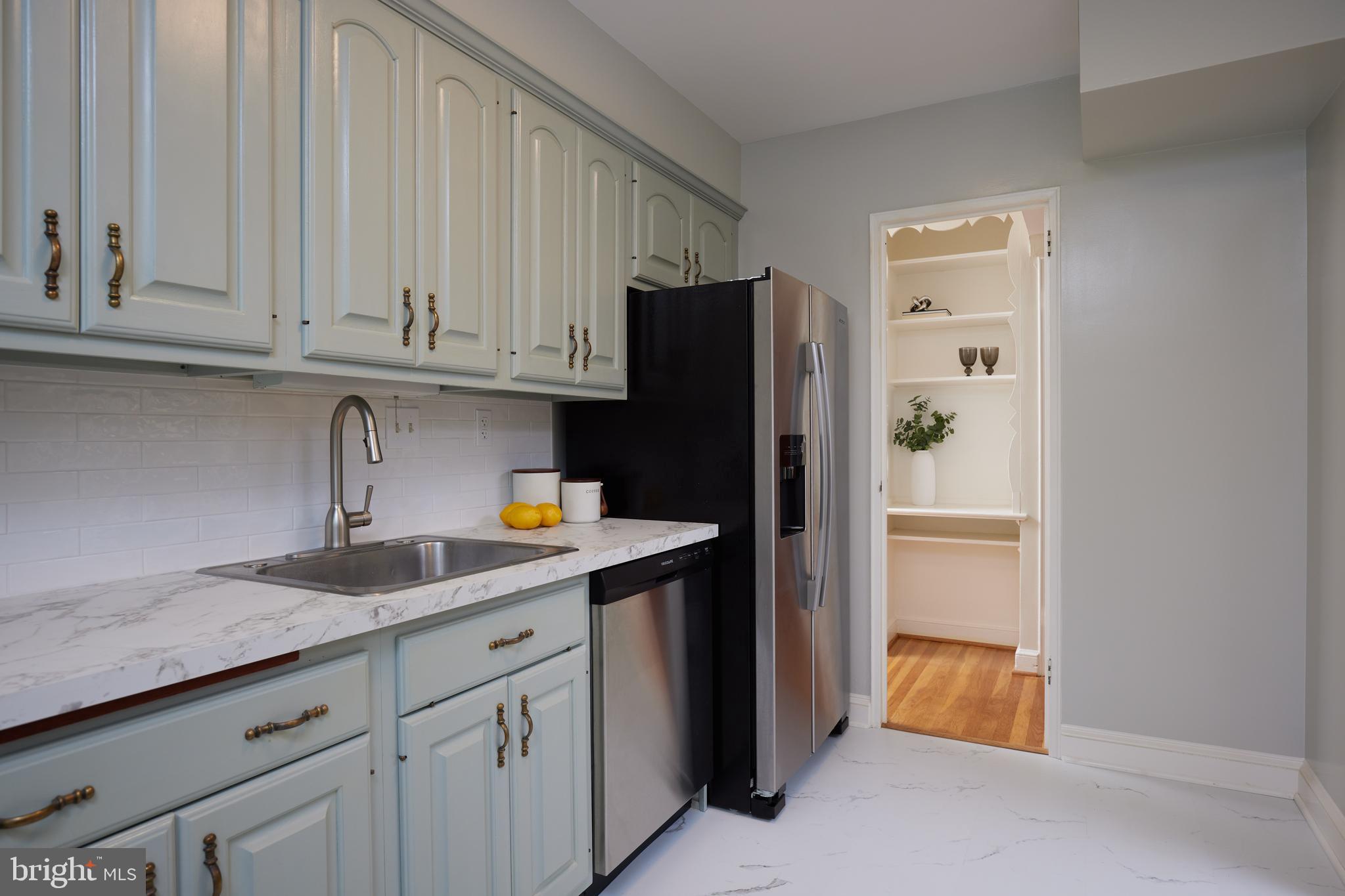 OAKLAND TERRACE - Residential