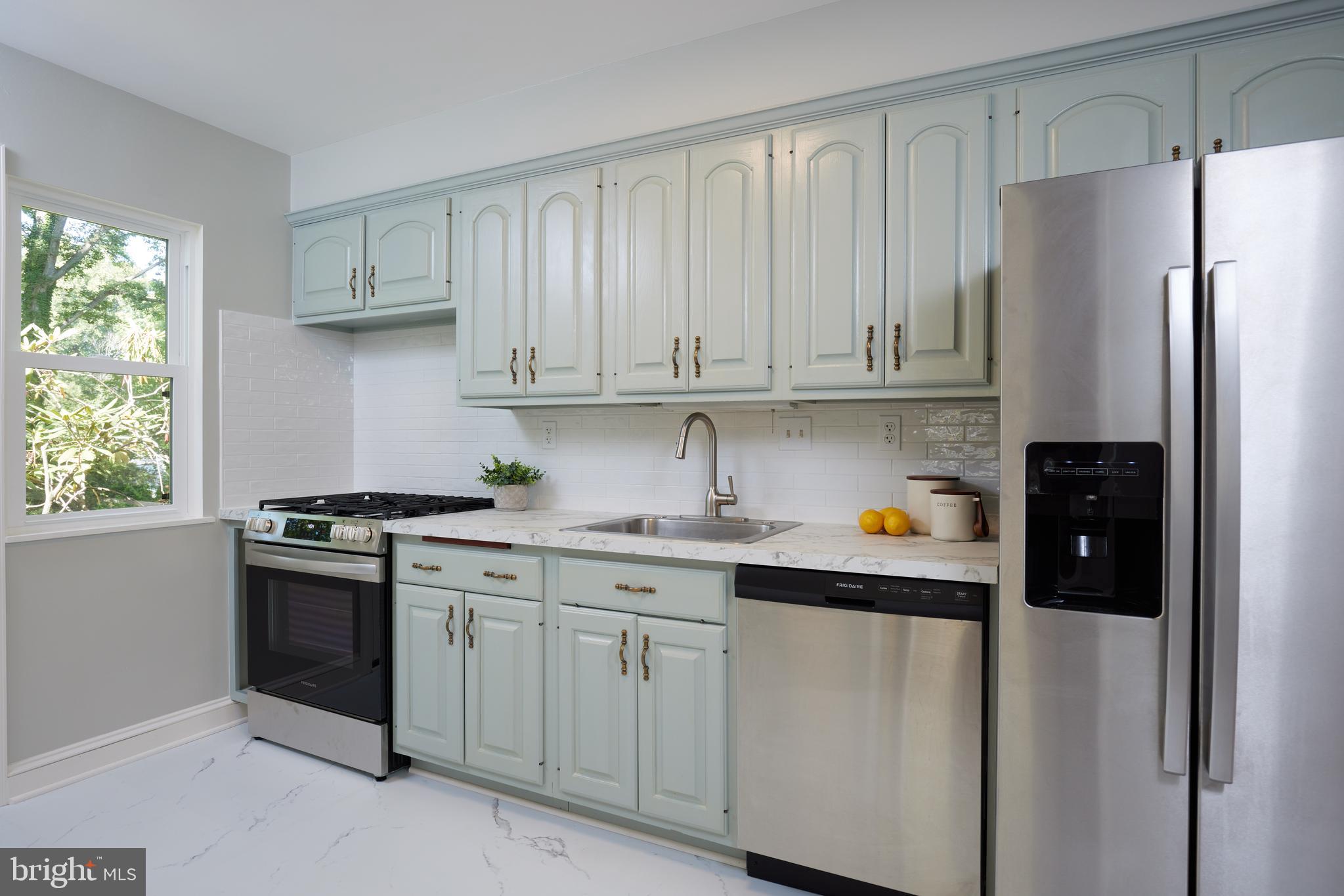 OAKLAND TERRACE - Residential