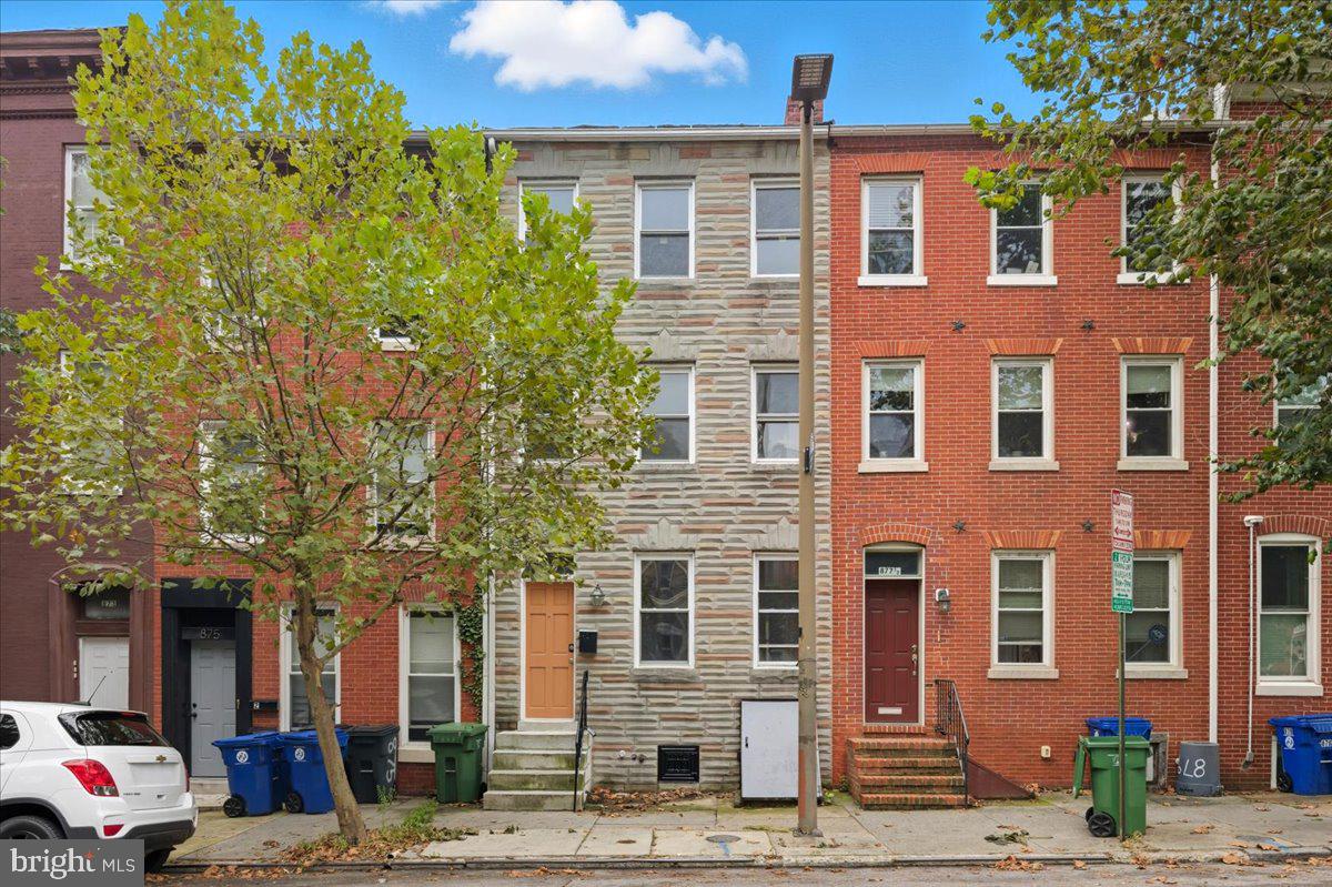 HOLLINS MARKET - Residential