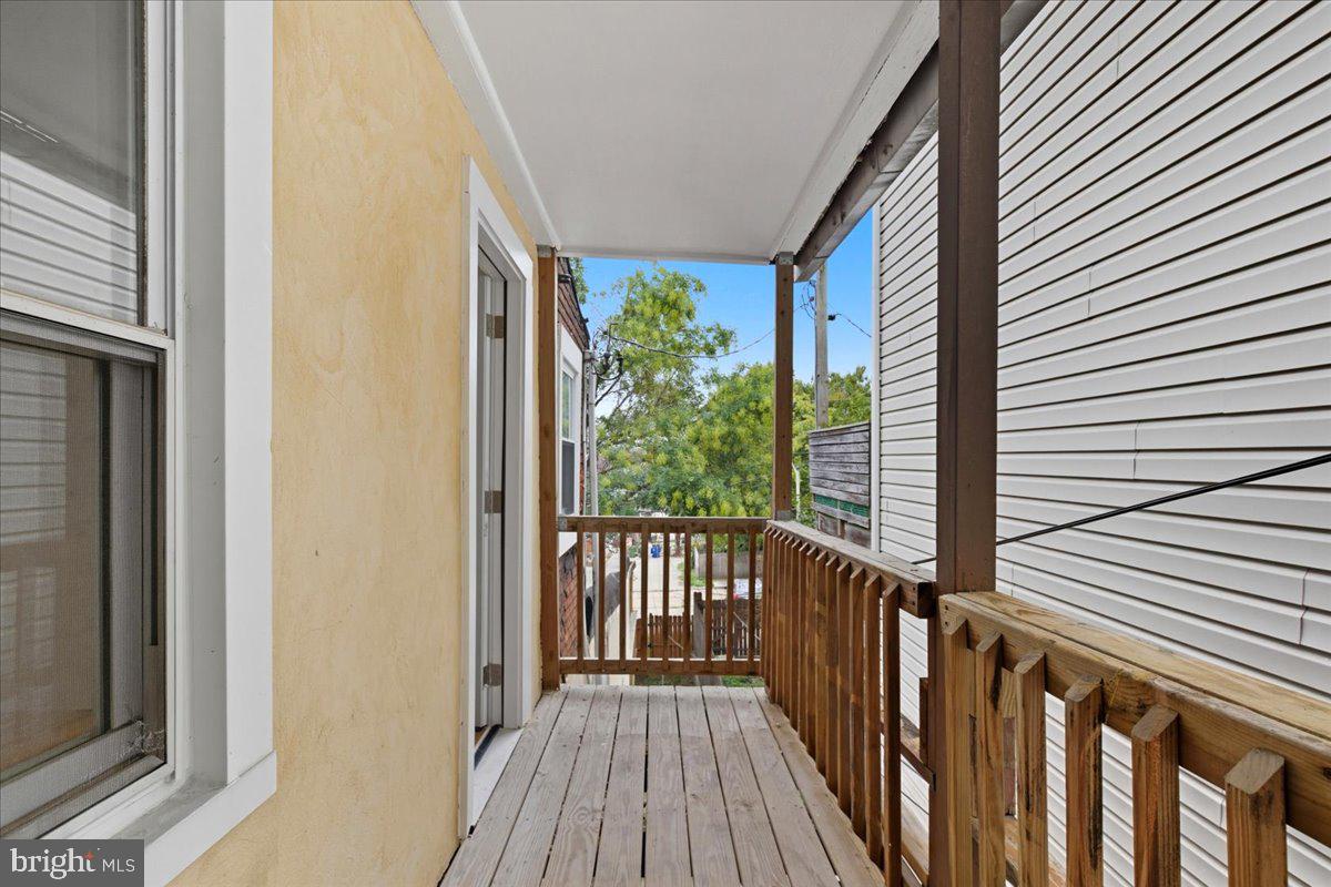 HOLLINS MARKET - Residential