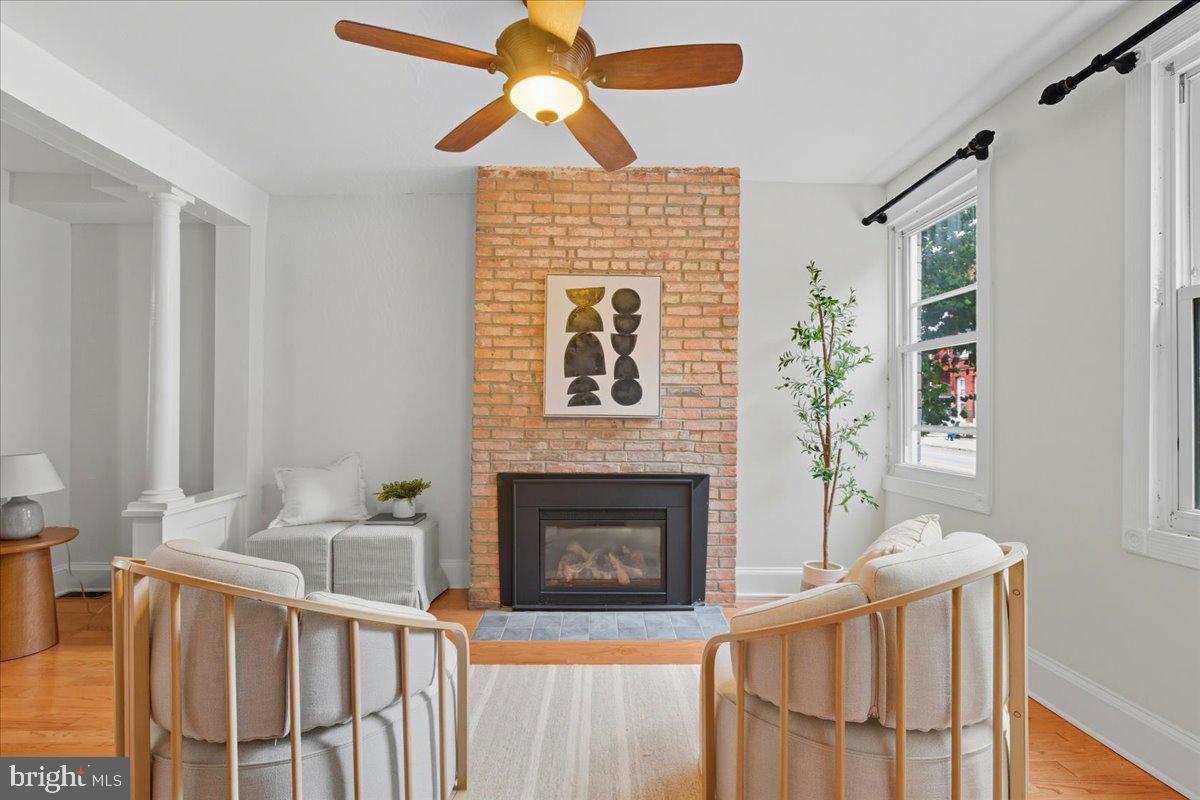 HOLLINS MARKET - Residential