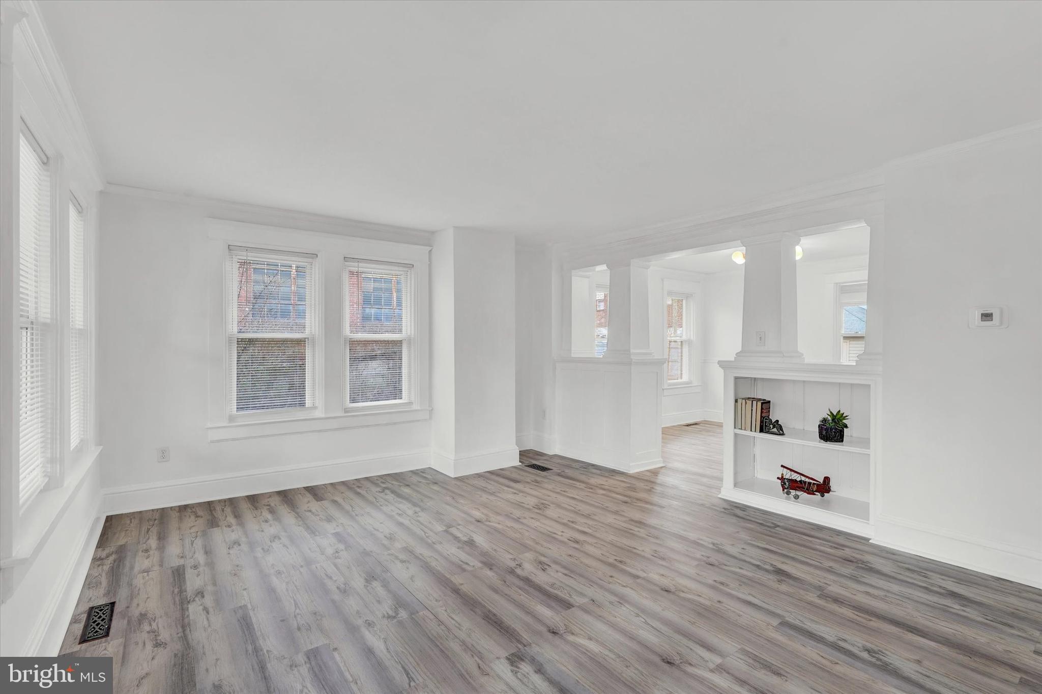 1029 W LOCUST STREET