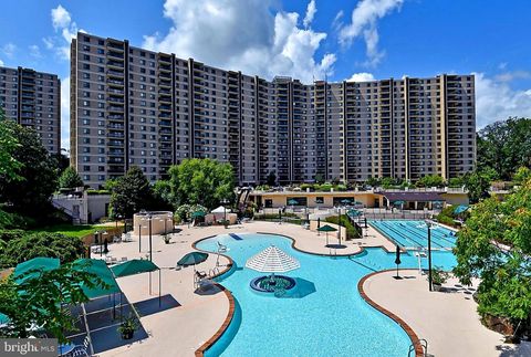 Condo For Sale - 205 Yoakum Parkway #823<br/> ALEXANDRIA, VA 22304