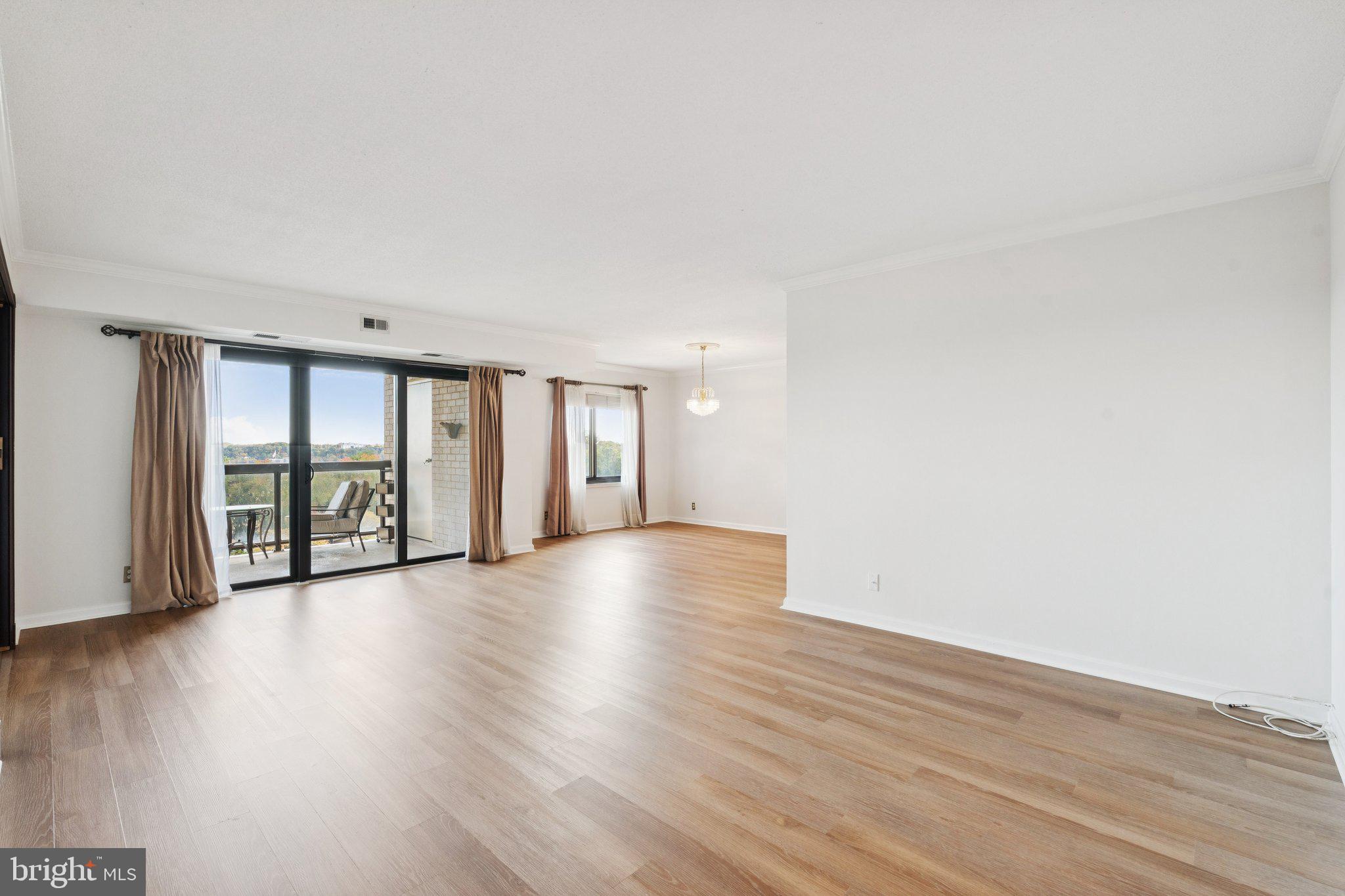 205 YOAKUM PARKWAY 823