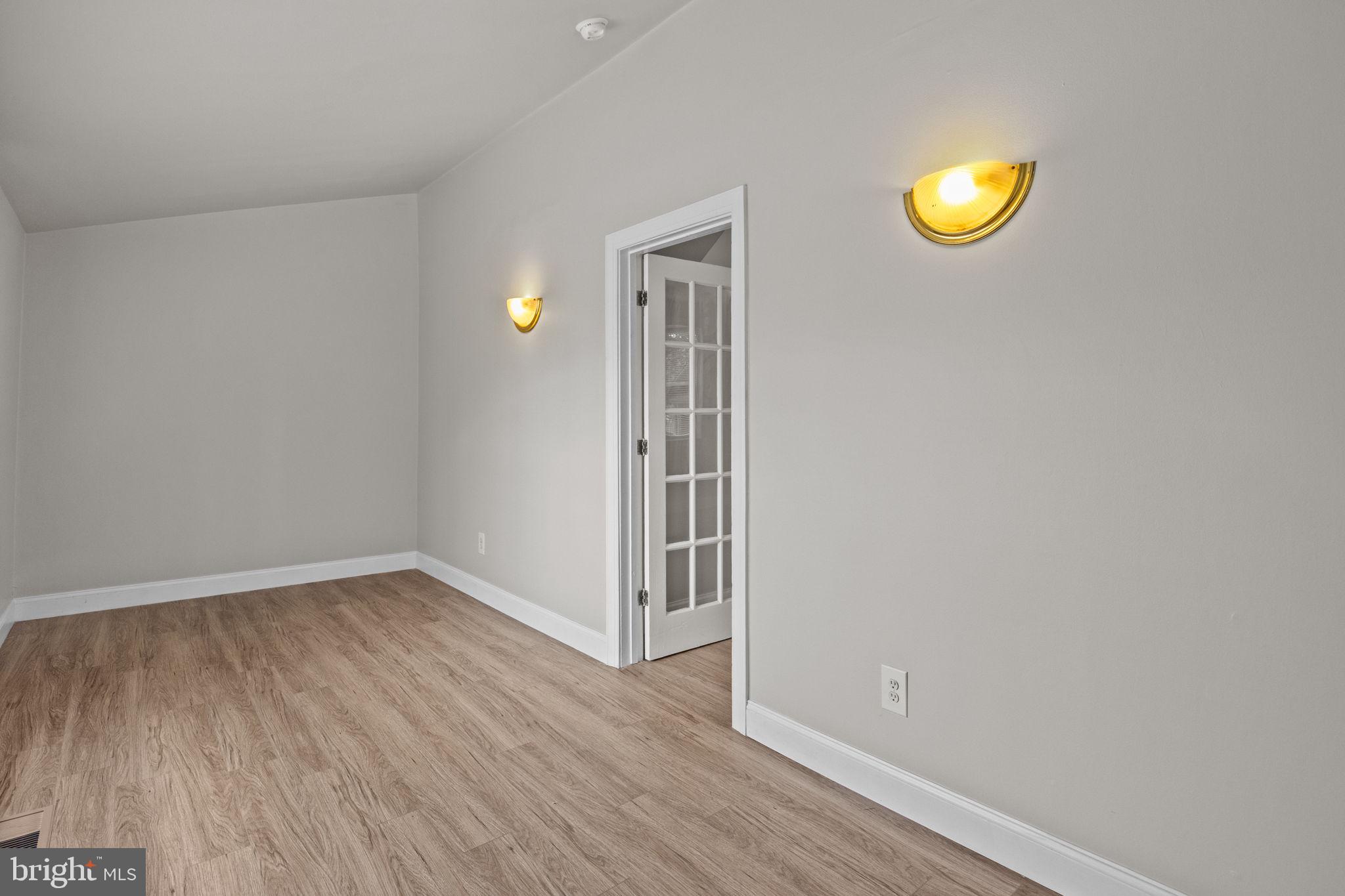 LEVITTOWN - Residential Lease