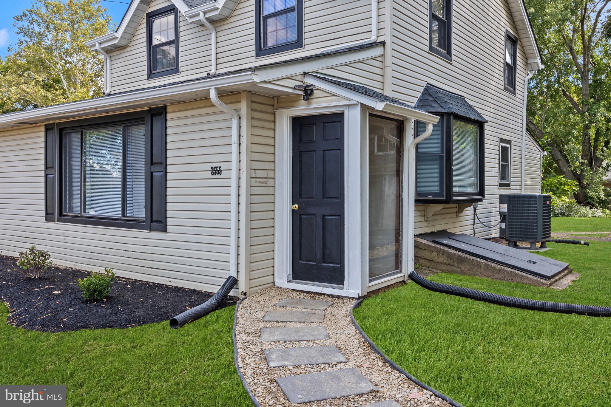 LEVITTOWN - Residential Lease