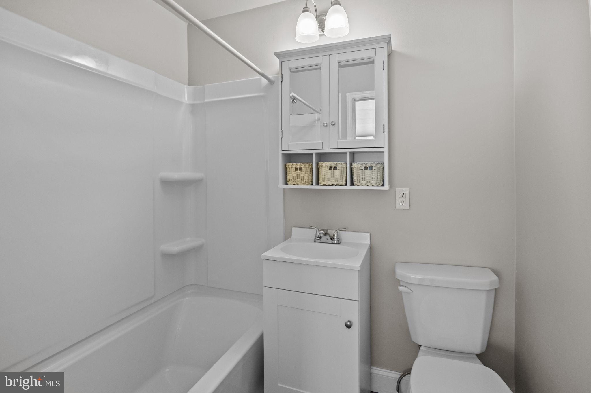 LEVITTOWN - Residential Lease