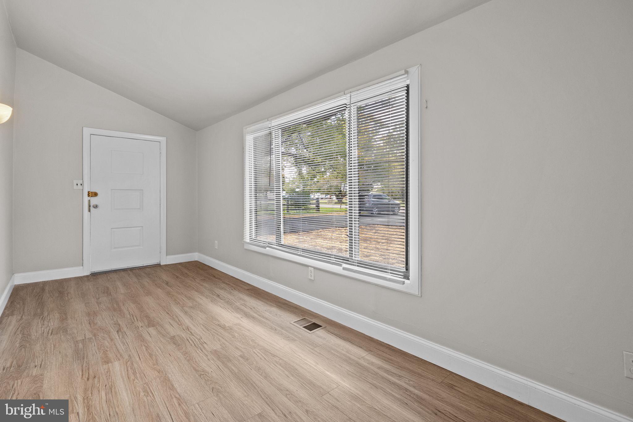 LEVITTOWN - Residential Lease