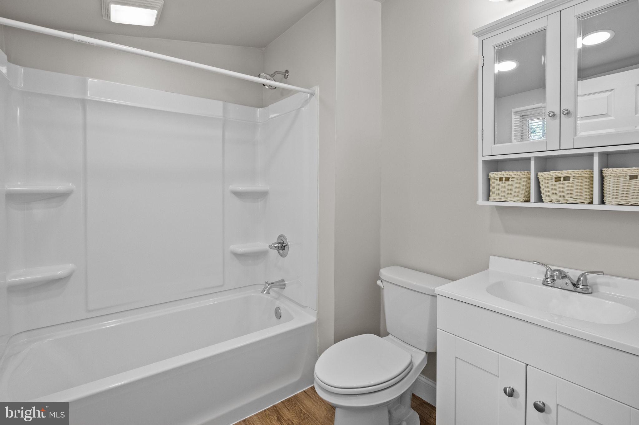 LEVITTOWN - Residential Lease