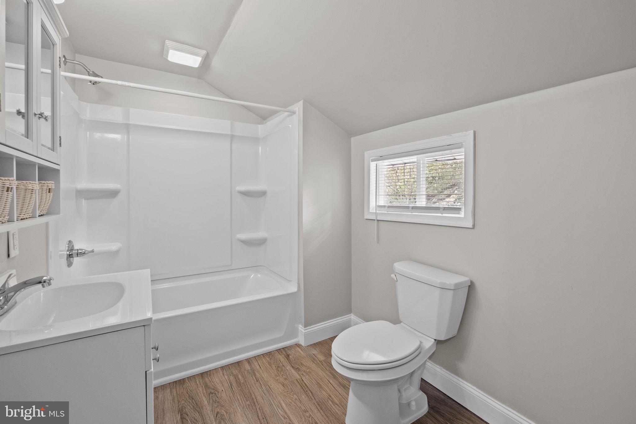 LEVITTOWN - Residential Lease