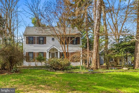 8 LOCKE CT EWING NJ 08628