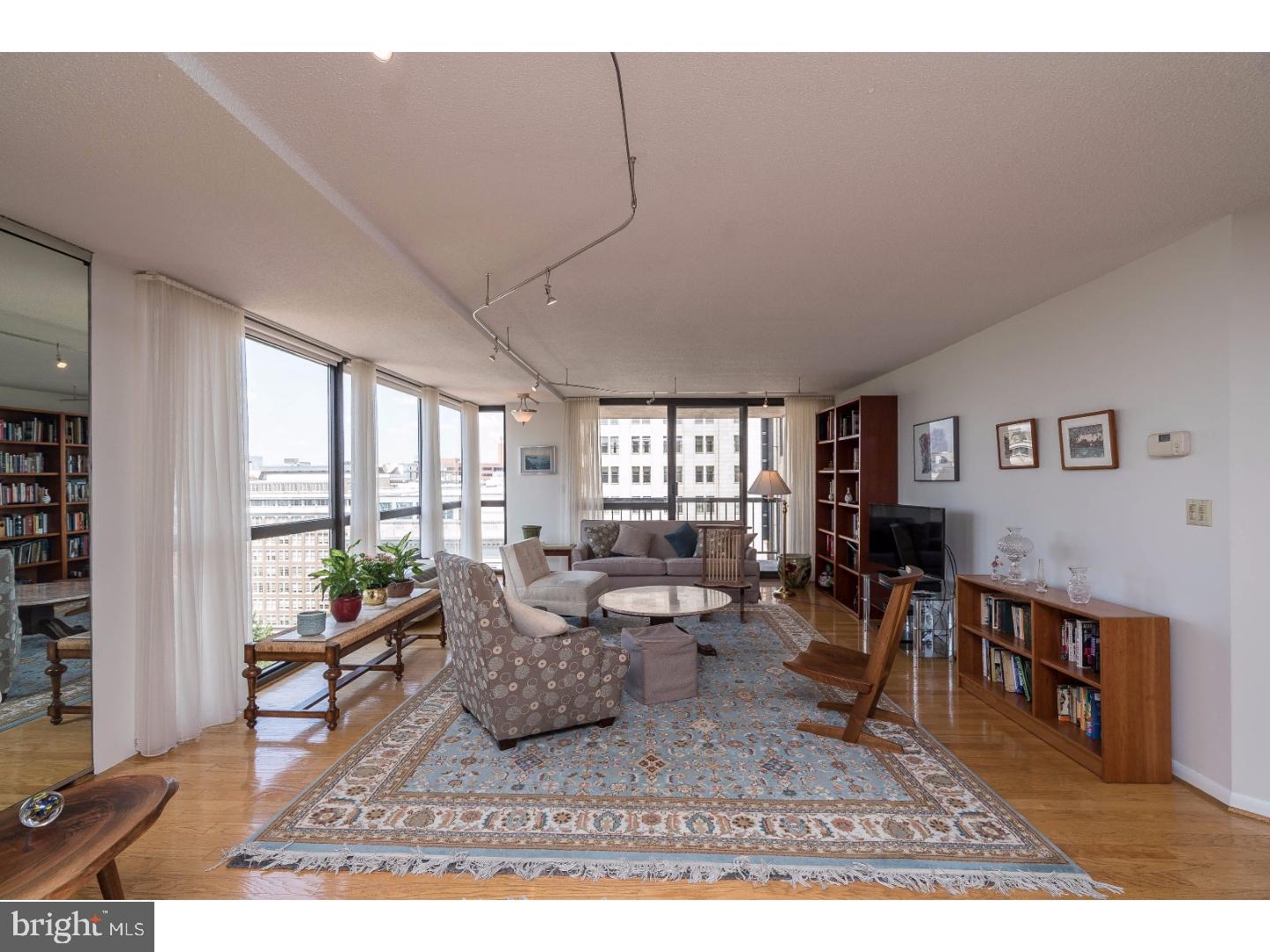 WASHINGTON SQ - Residential