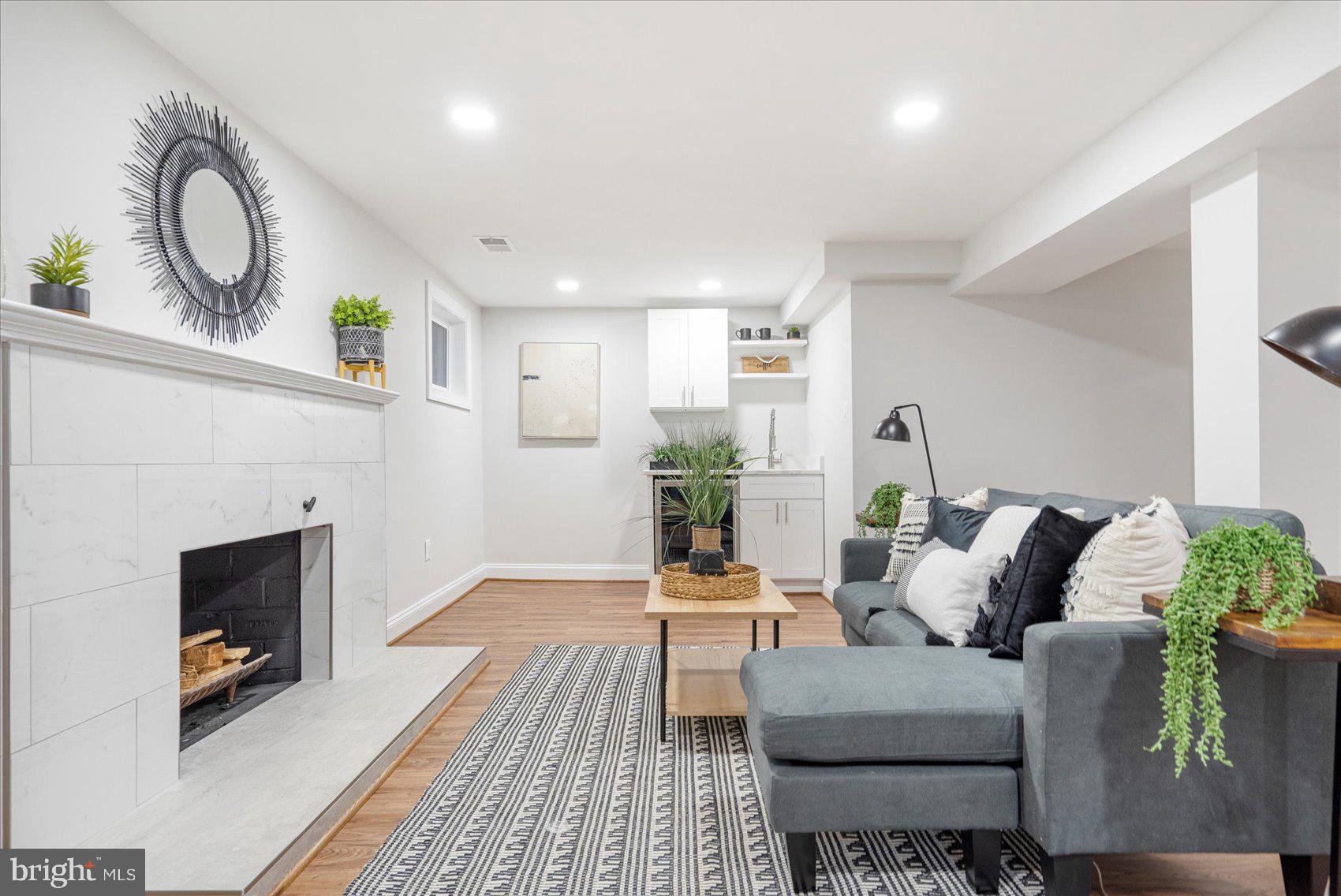 CHEVY CHASE - Residential