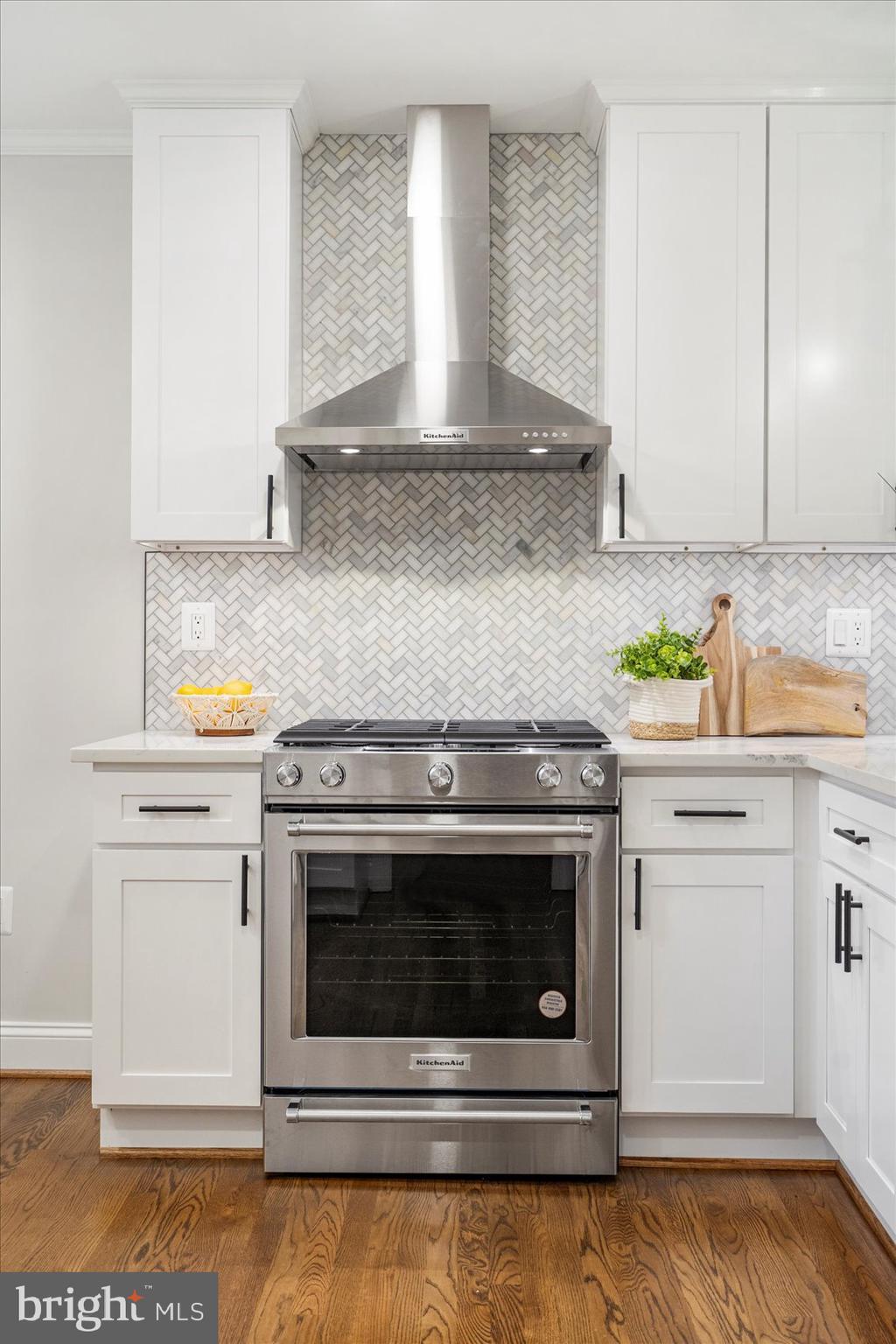 CHEVY CHASE - Residential