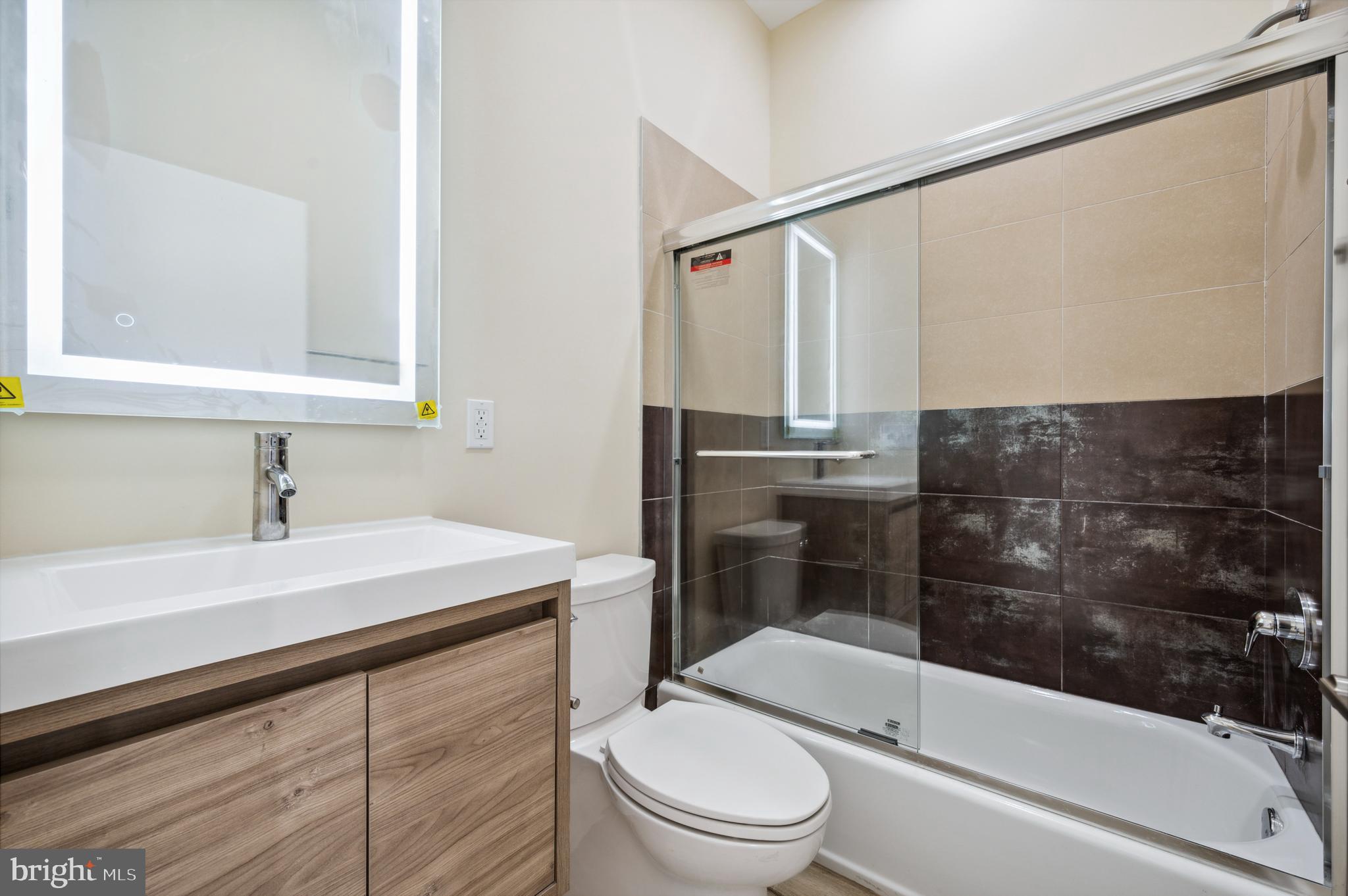 EAST KENSINGTON - Residential Lease