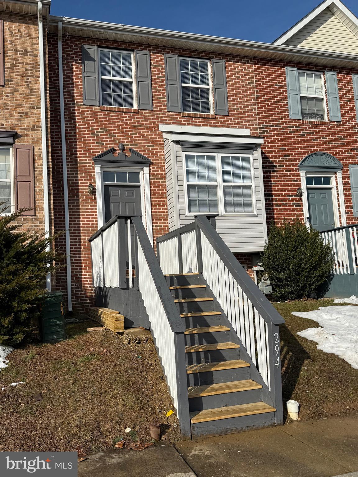 WALNUT HILL - Residential