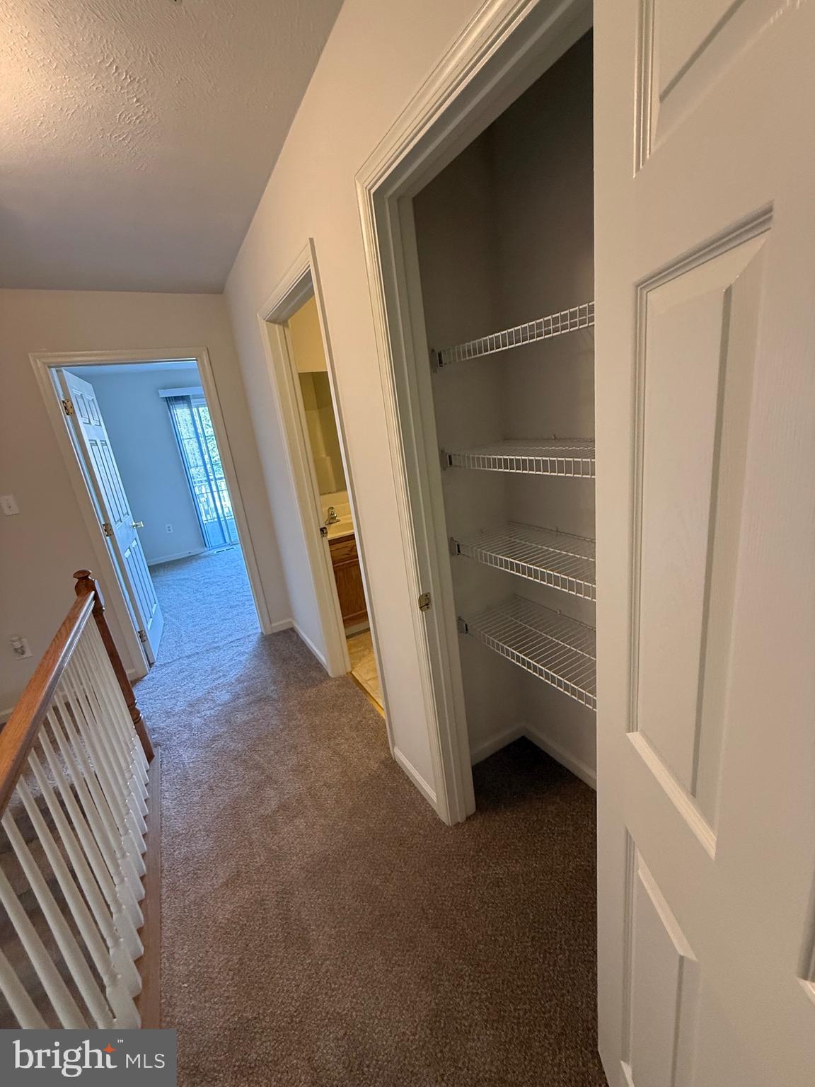 WALNUT HILL - Residential