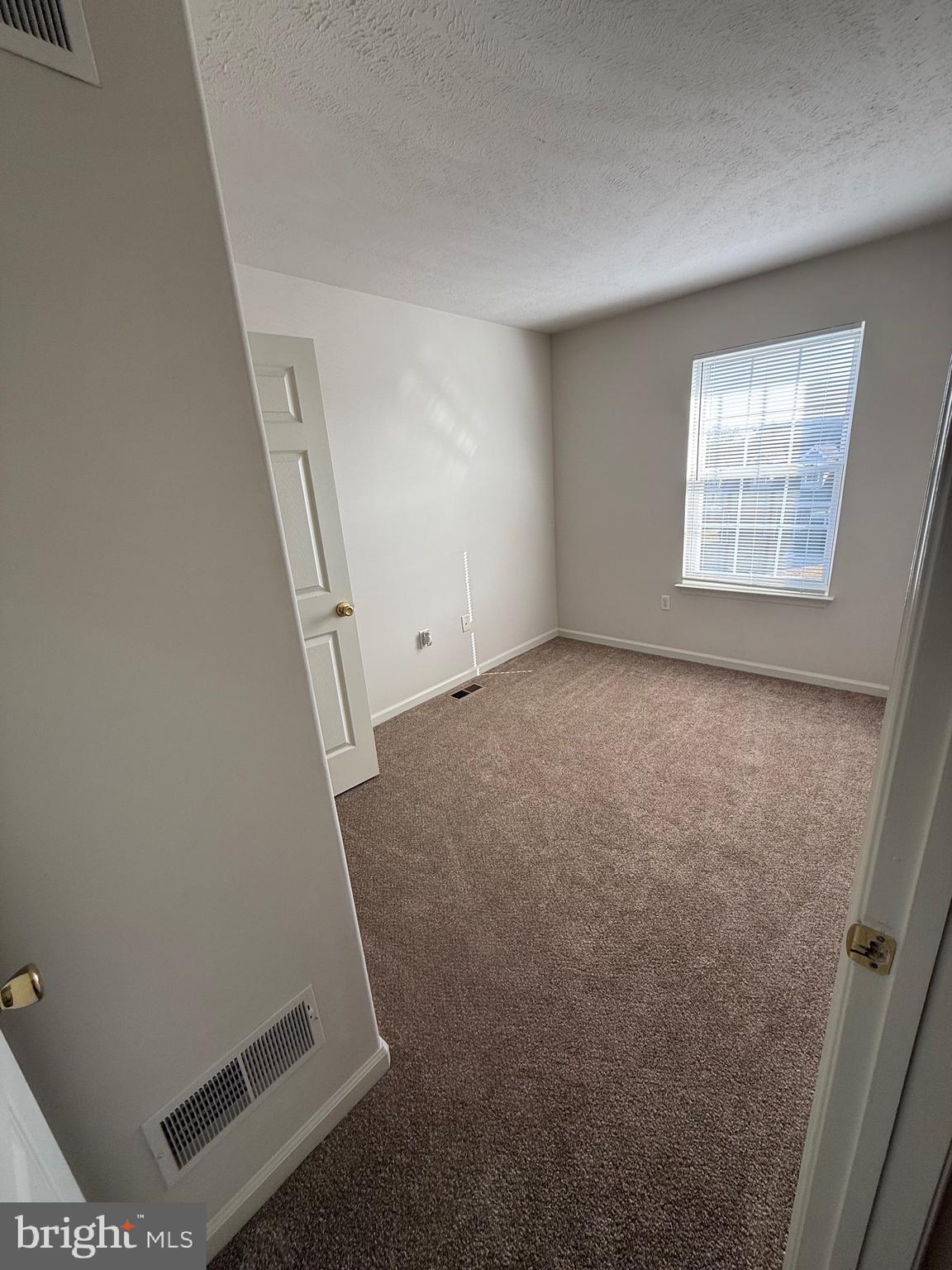 WALNUT HILL - Residential