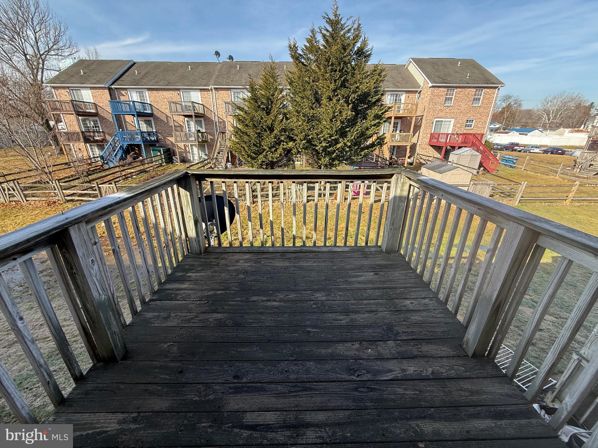 WALNUT HILL - Residential