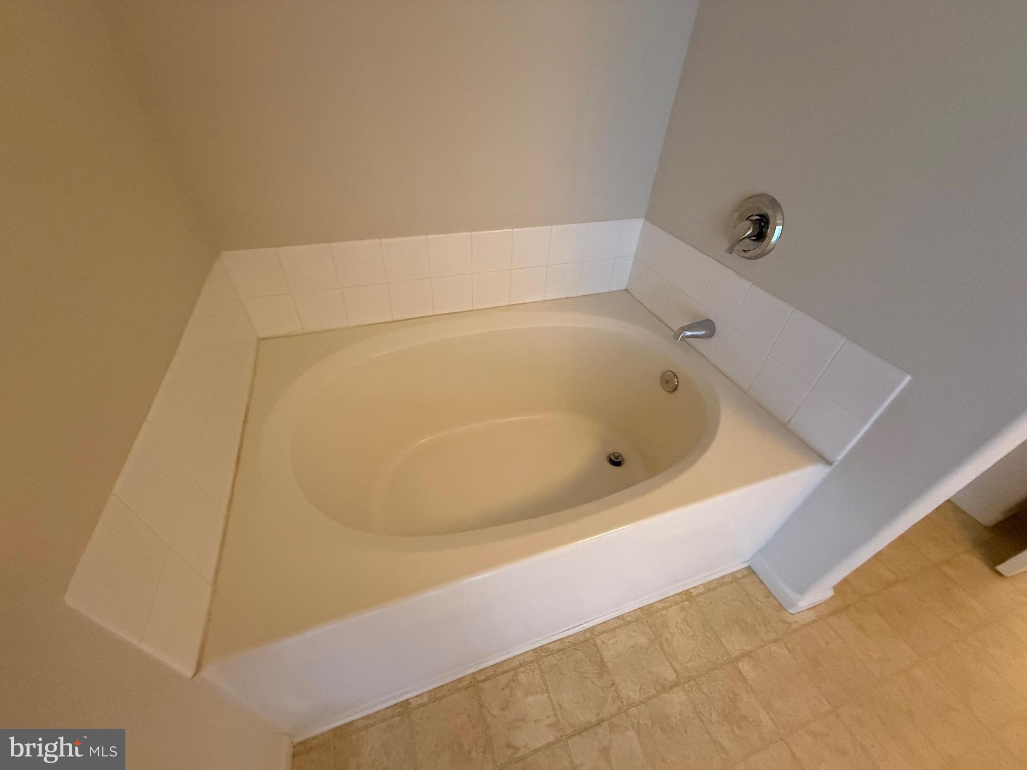 WALNUT HILL - Residential