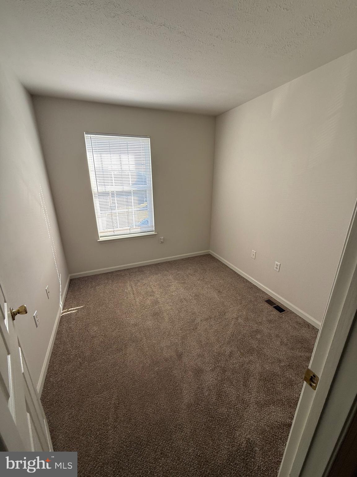 WALNUT HILL - Residential