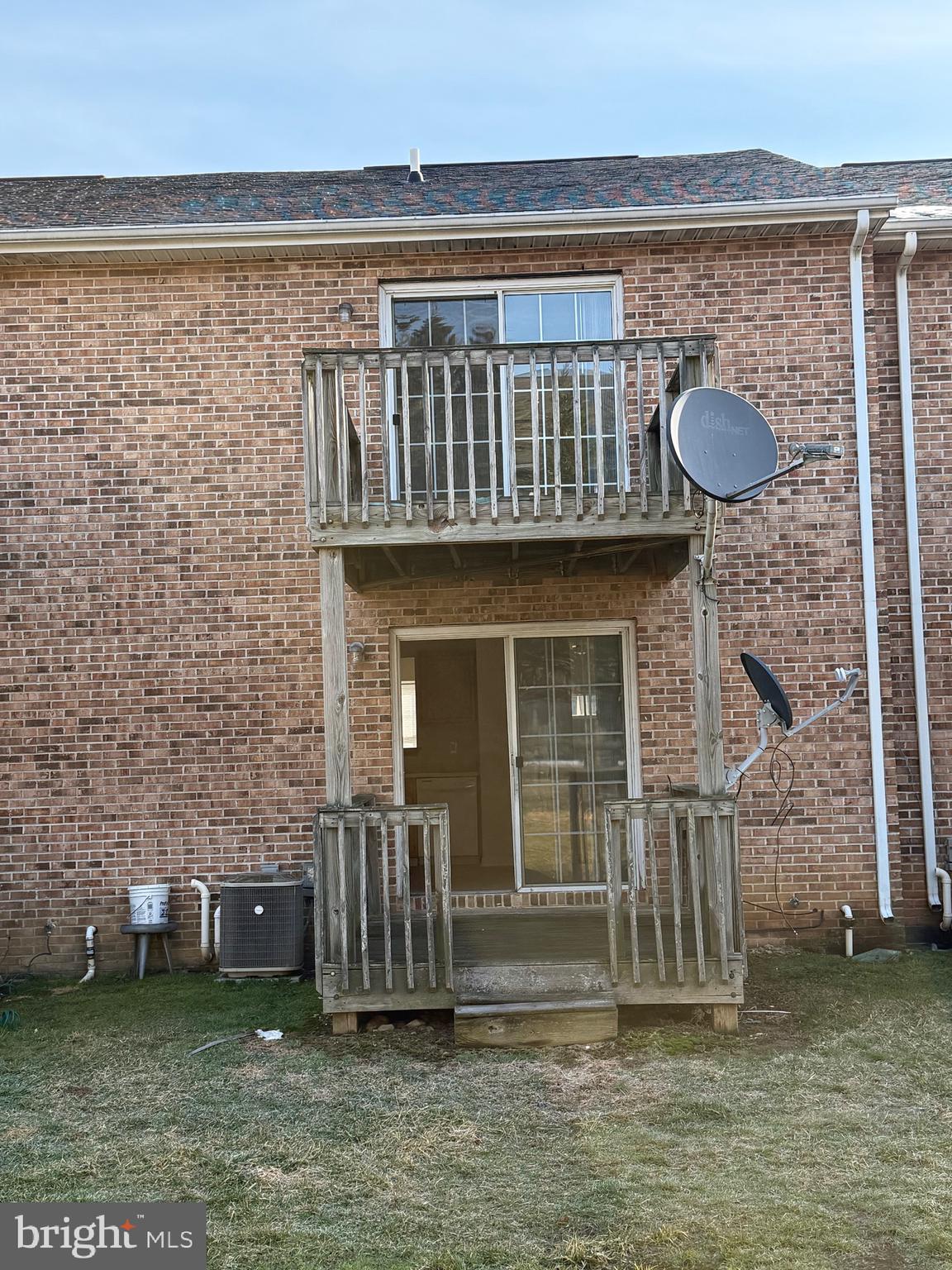 WALNUT HILL - Residential