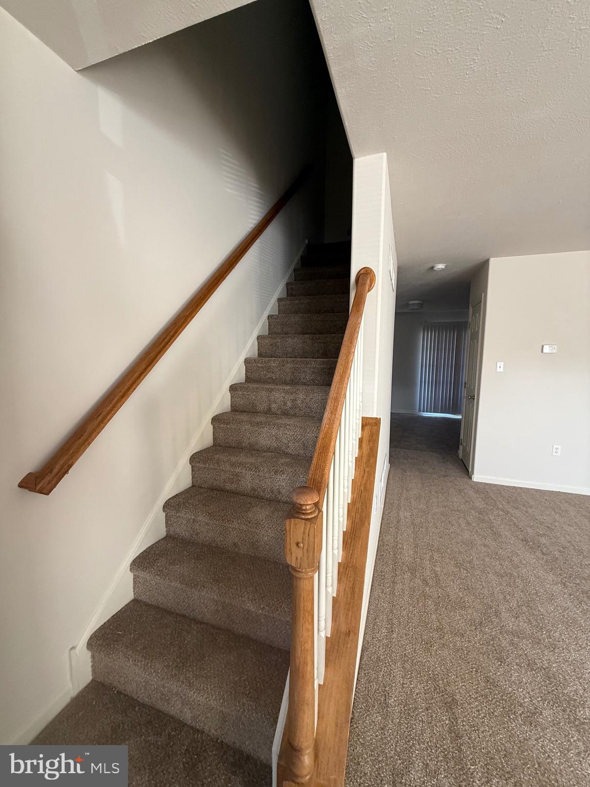 WALNUT HILL - Residential