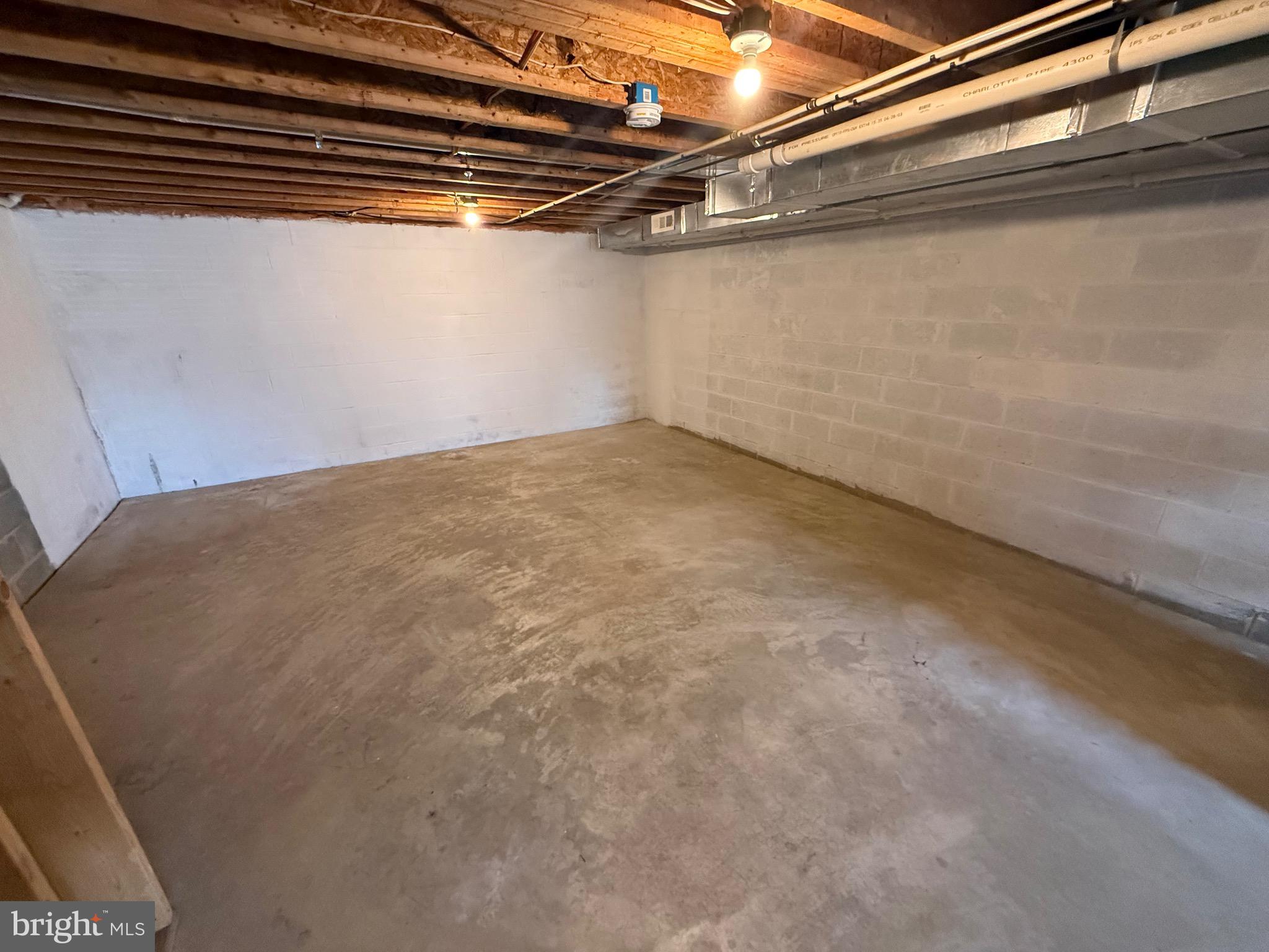 WALNUT HILL - Residential