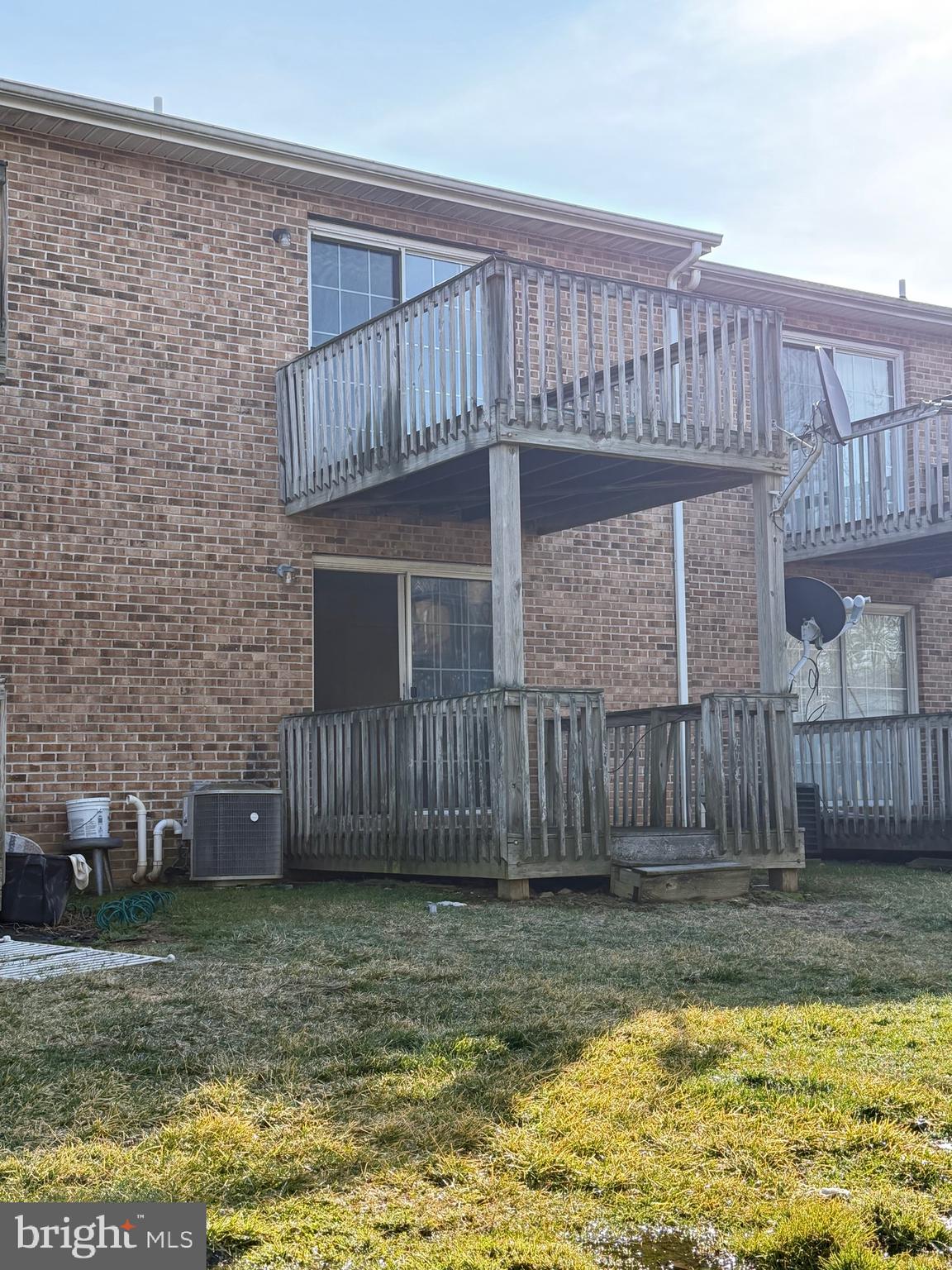 WALNUT HILL - Residential