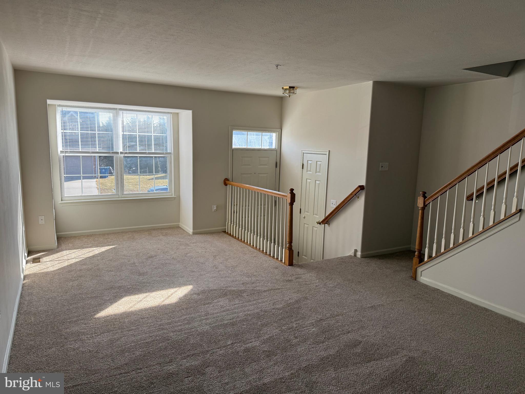 WALNUT HILL - Residential