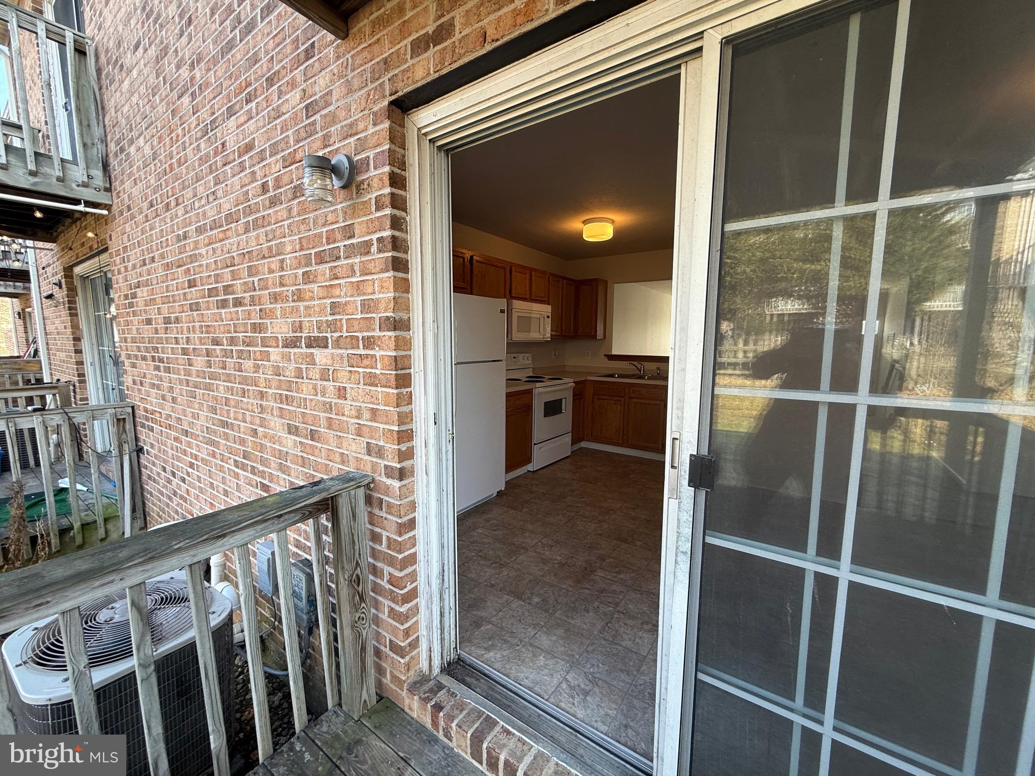 WALNUT HILL - Residential