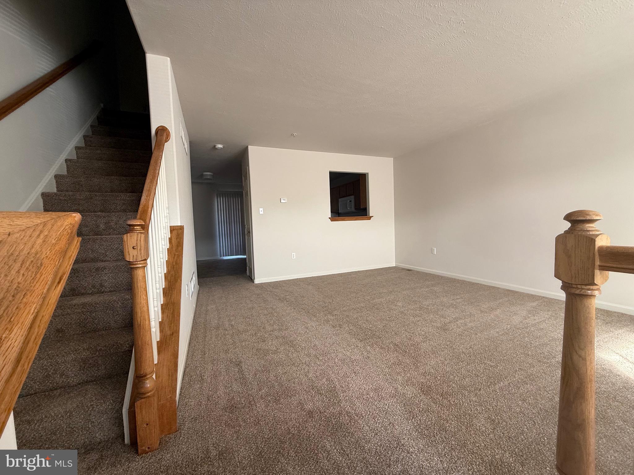 WALNUT HILL - Residential