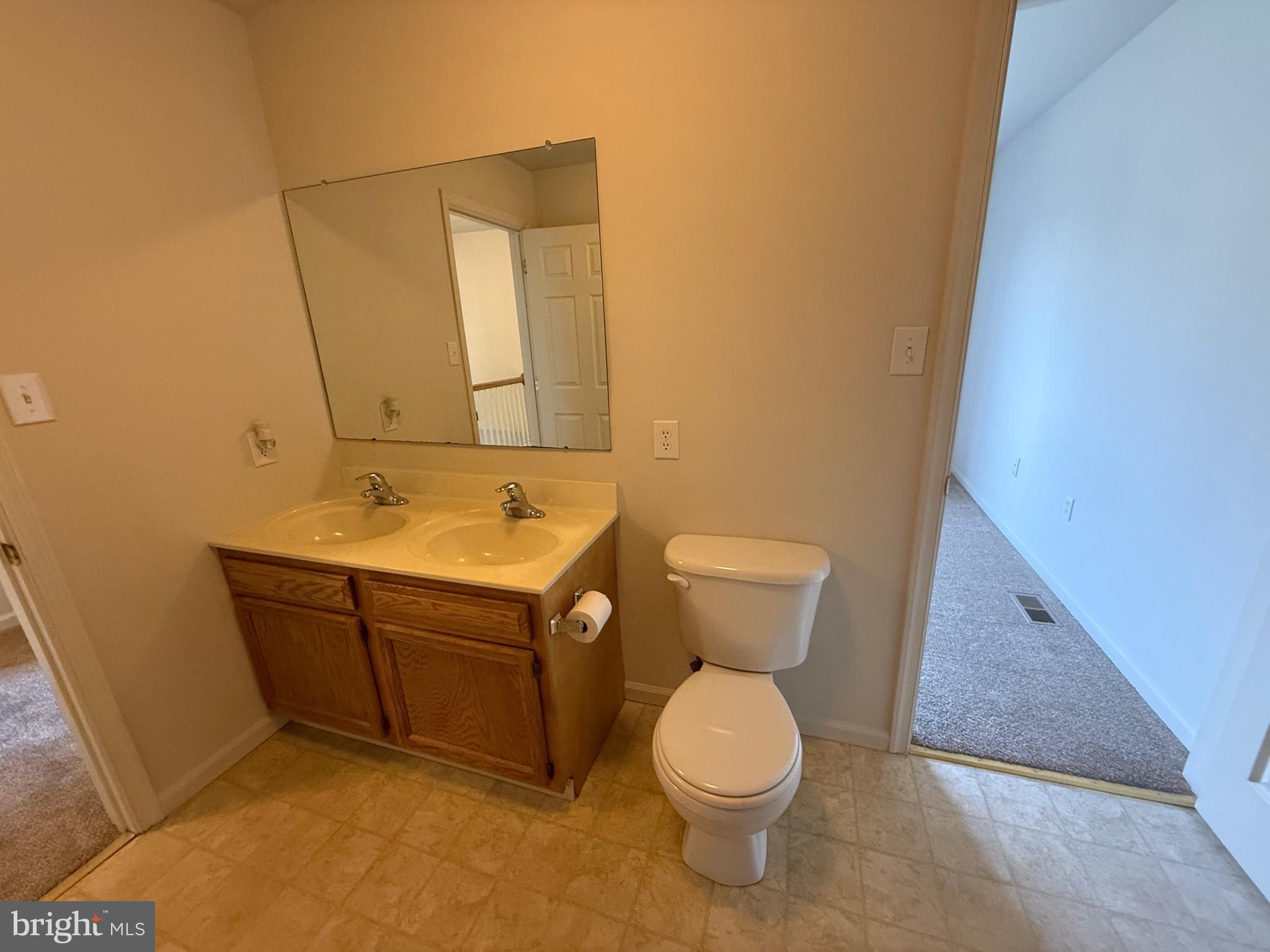 WALNUT HILL - Residential