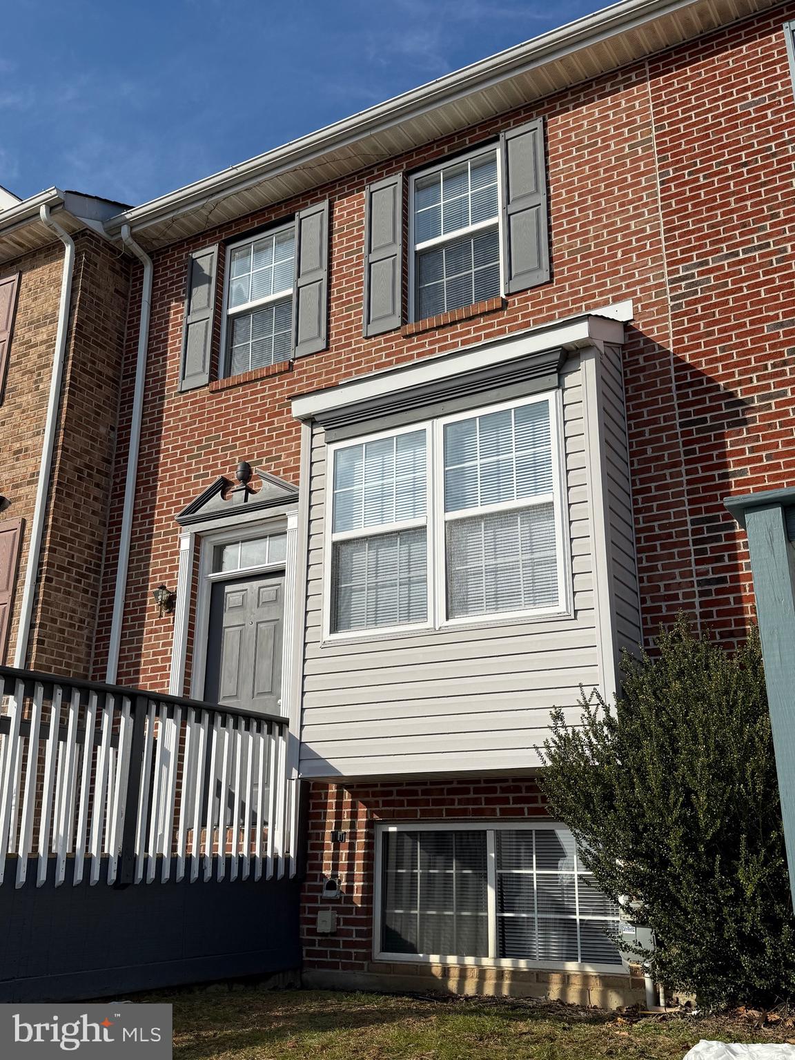 WALNUT HILL - Residential