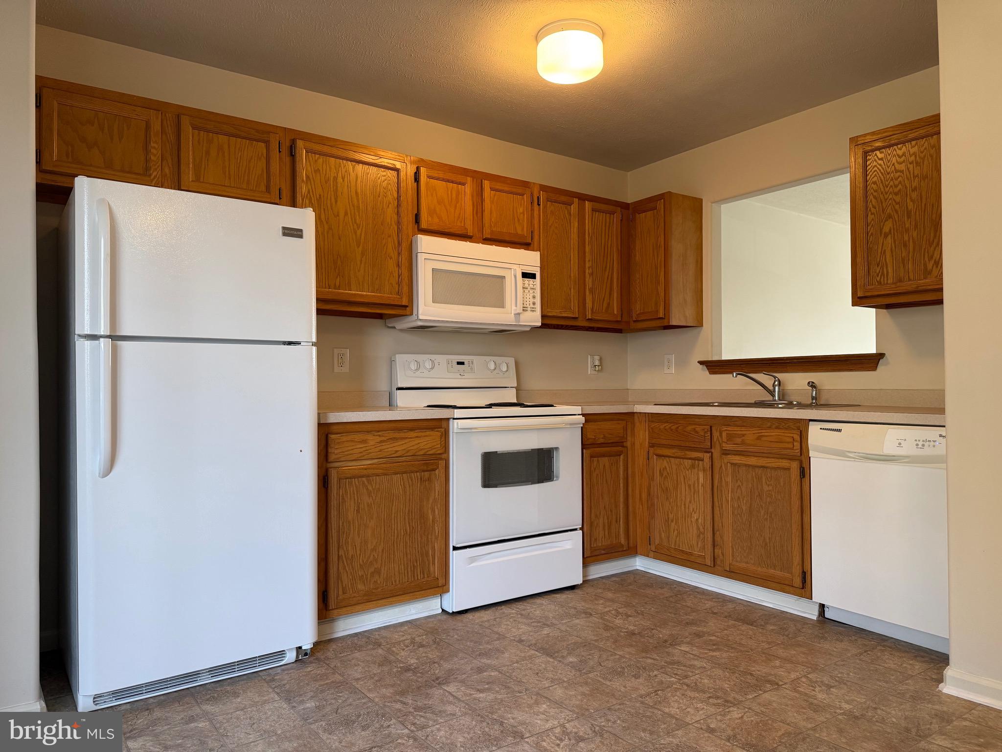 WALNUT HILL - Residential