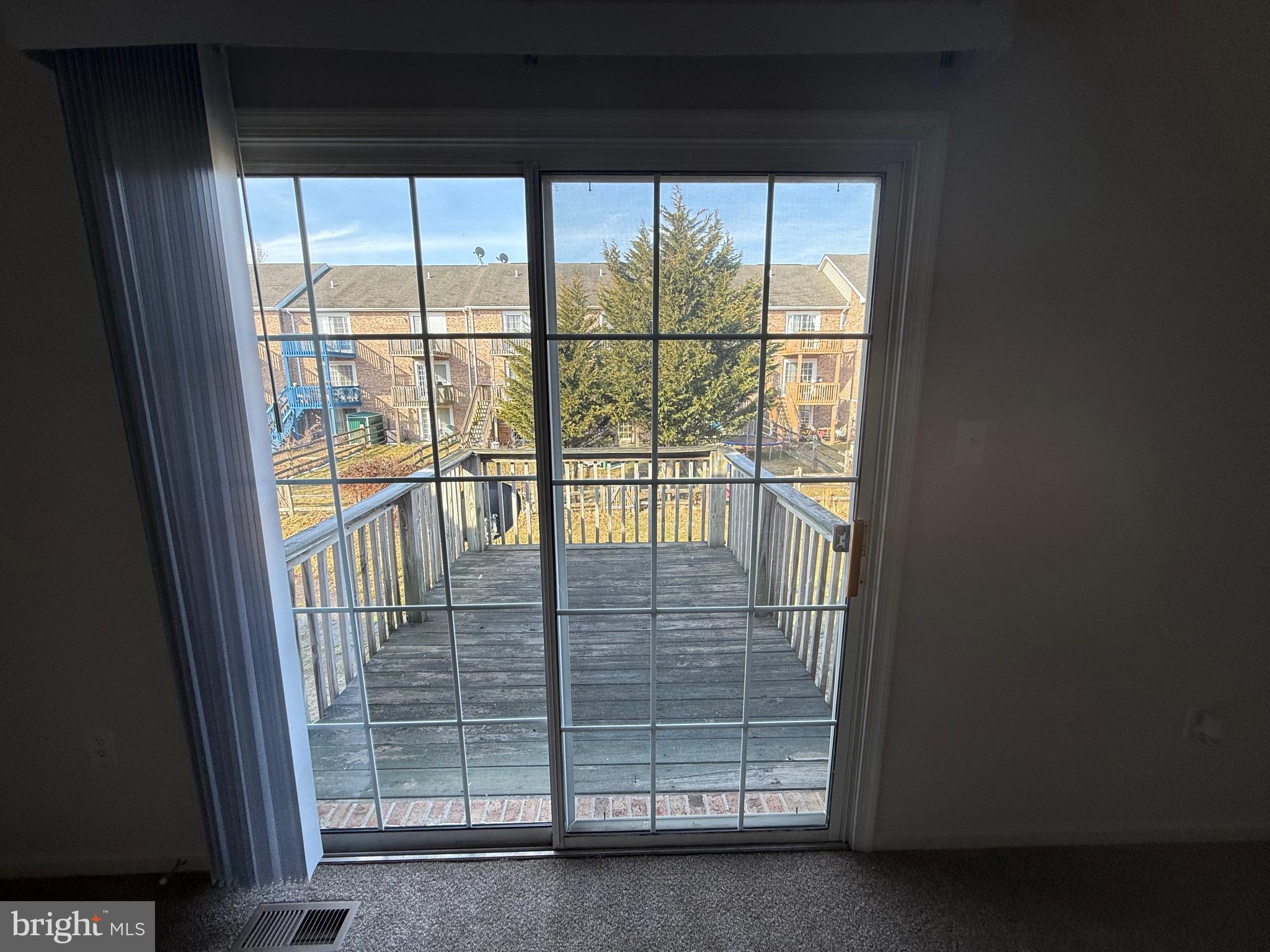 WALNUT HILL - Residential