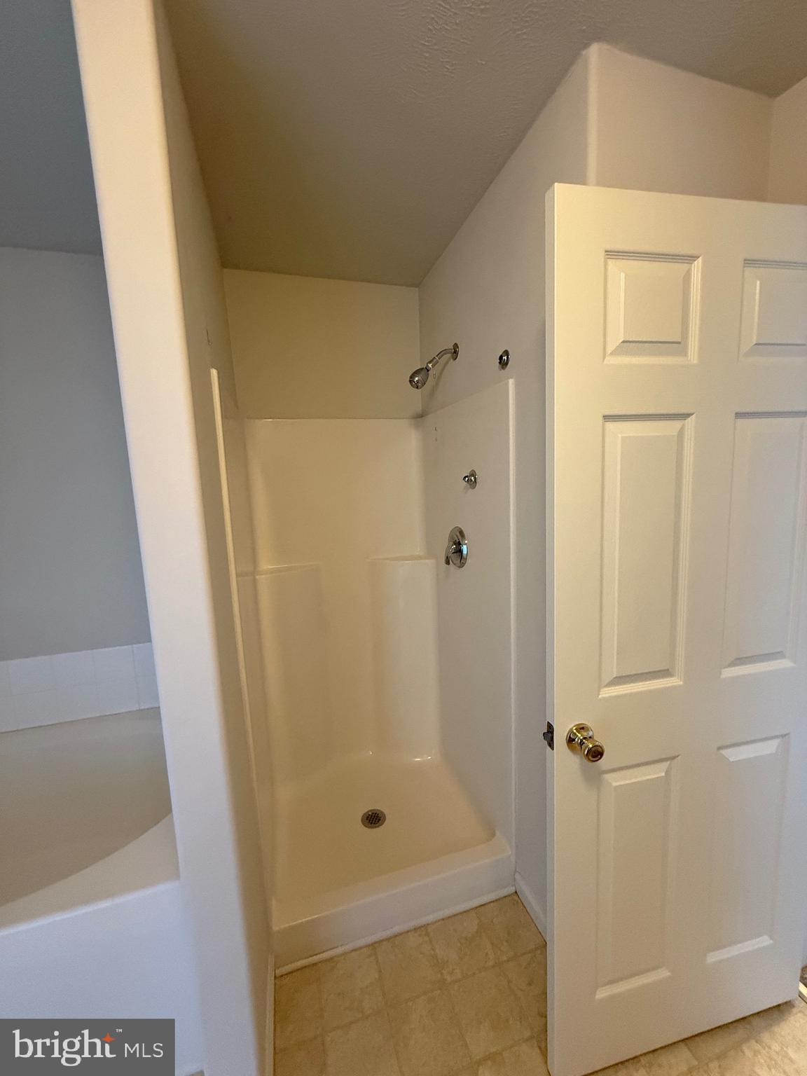 WALNUT HILL - Residential