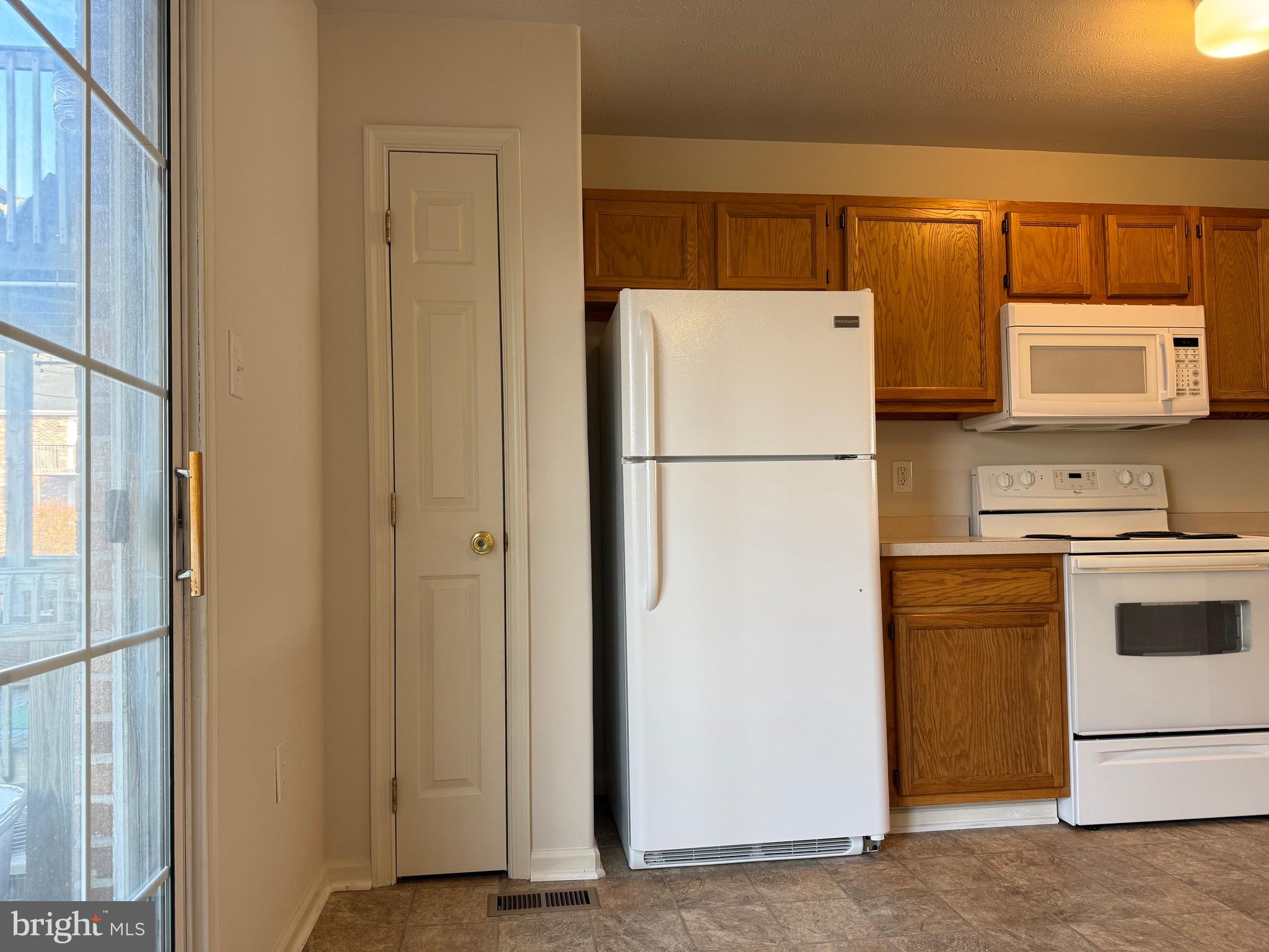 WALNUT HILL - Residential