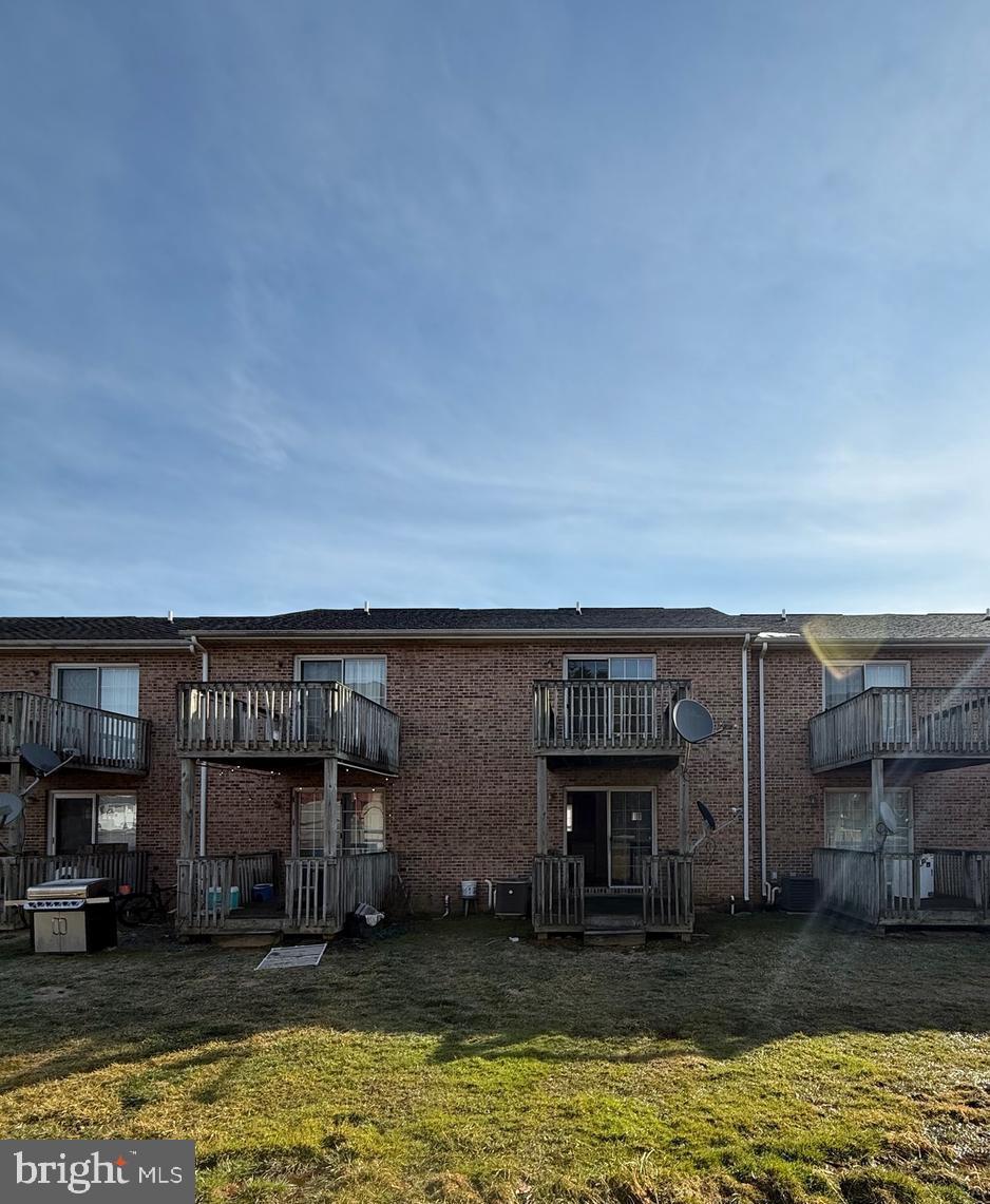 WALNUT HILL - Residential