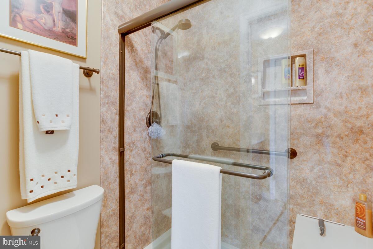 MONTGOMERY RUN - Residential