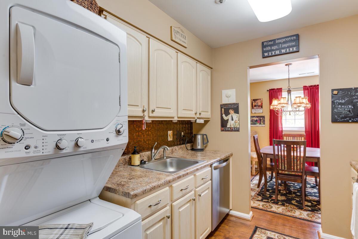 MONTGOMERY RUN - Residential