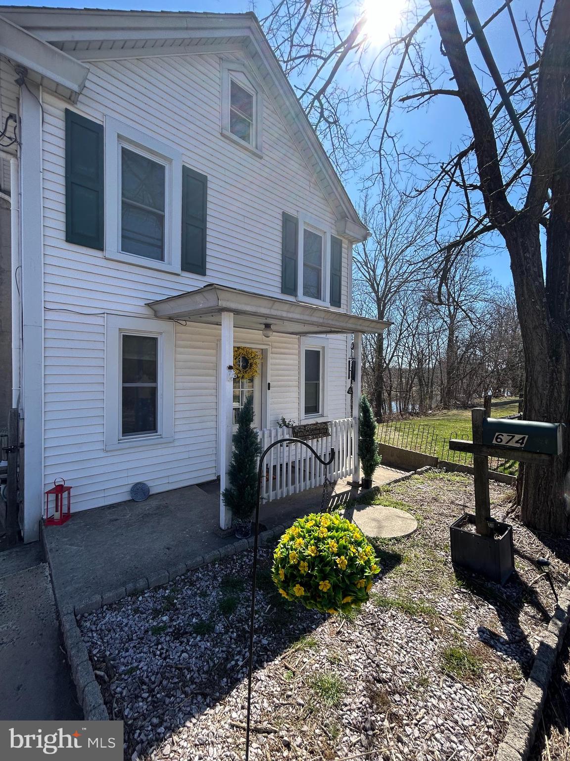 674 GRAVEL PIKE