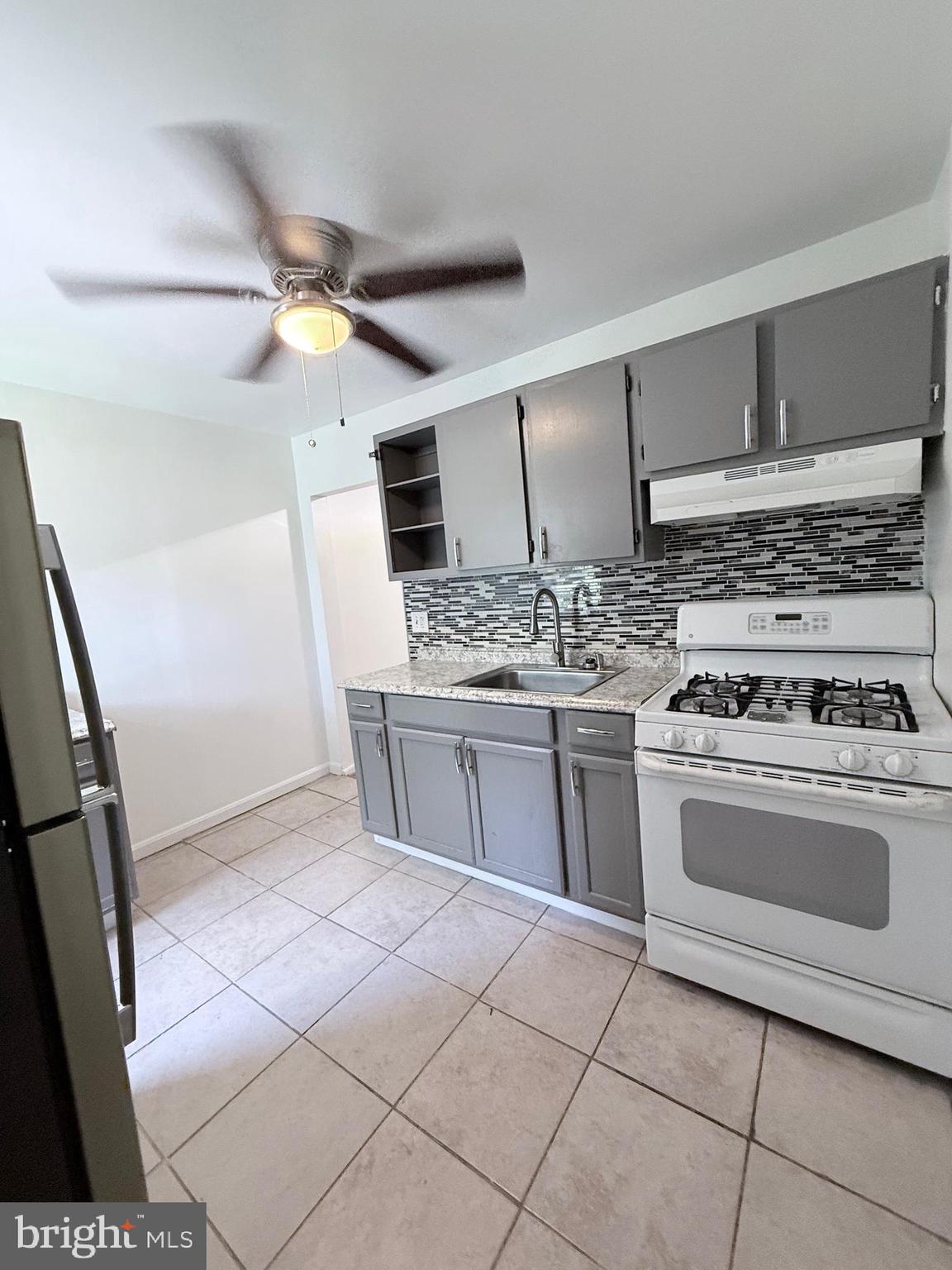 LEXINGTON - Residential Lease