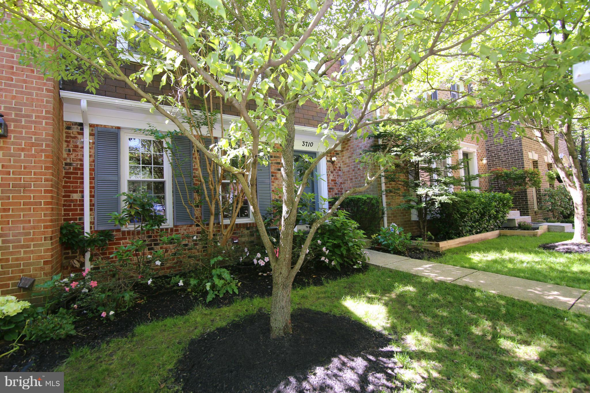 LAFAYETTE VILLAGE - Residential