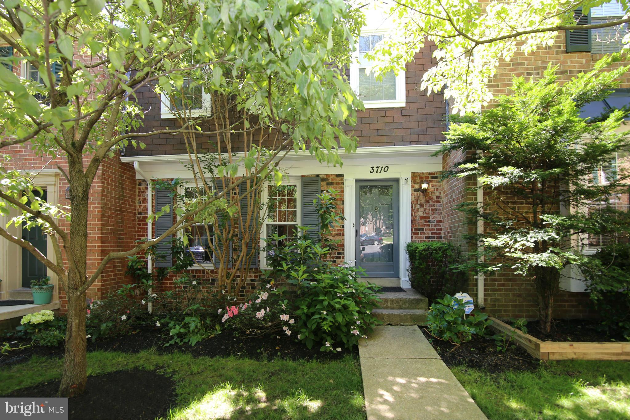 LAFAYETTE VILLAGE - Residential