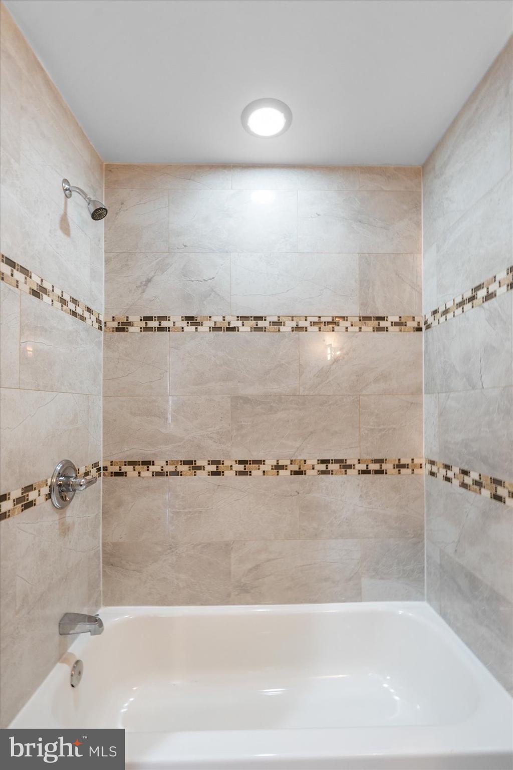 HIGHLANDTOWN - Residential