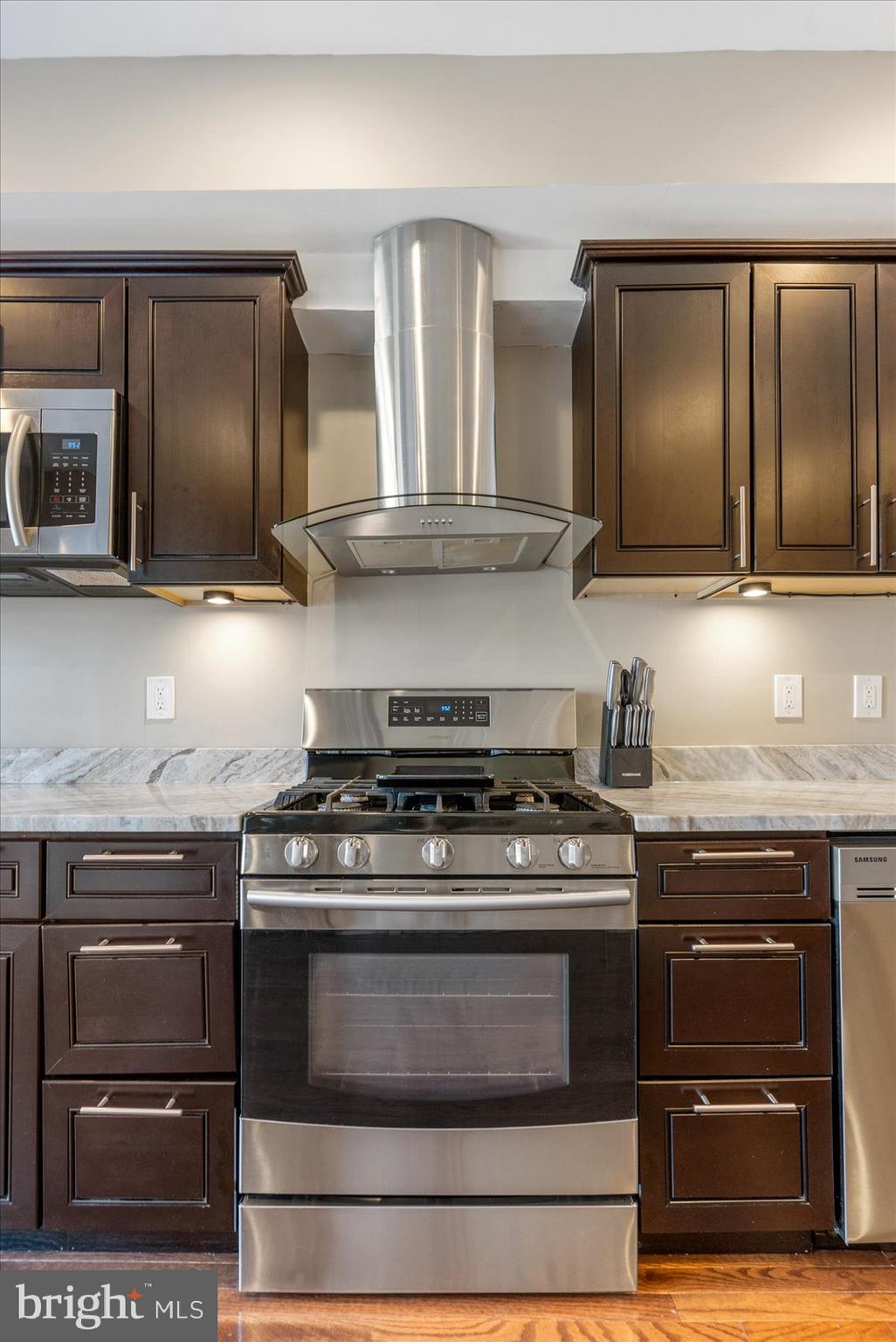 HIGHLANDTOWN - Residential